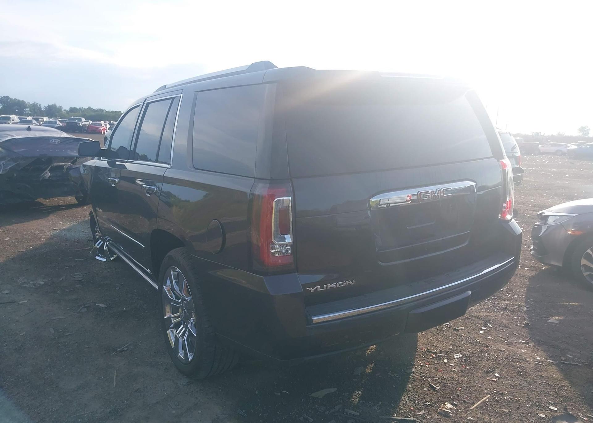 2017 GMC YUKON DENALI