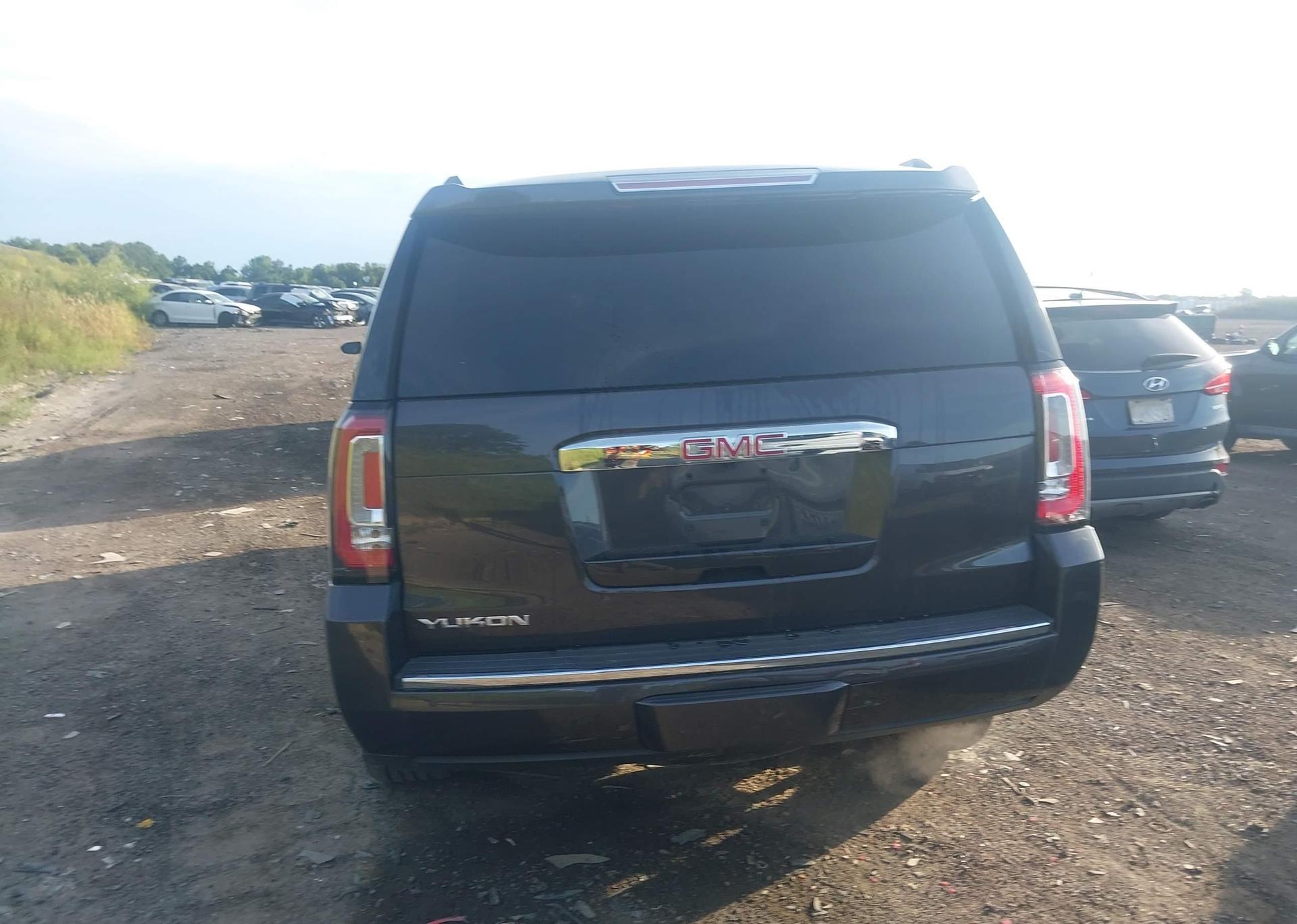 2017 GMC YUKON DENALI
