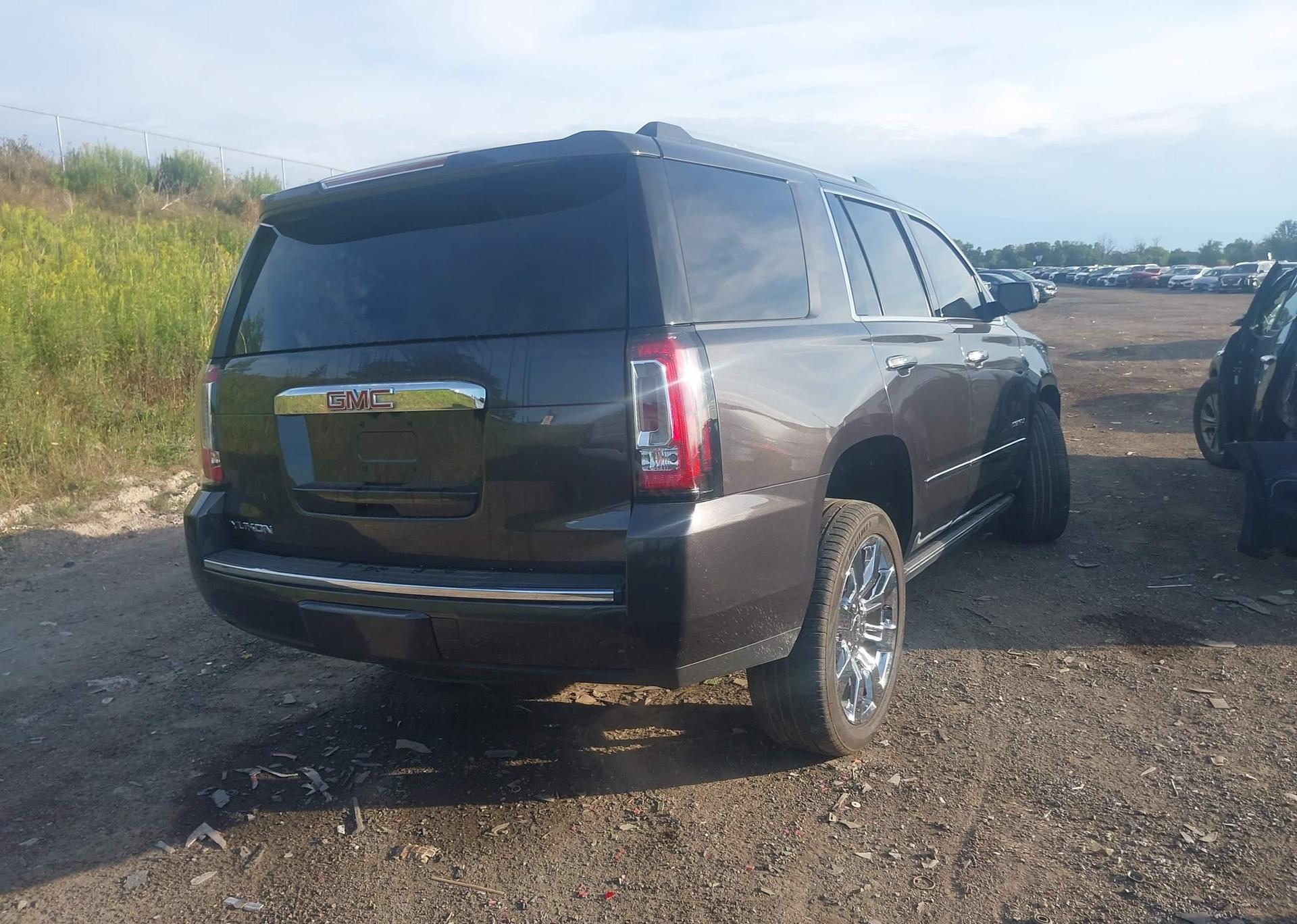 2017 GMC YUKON DENALI
