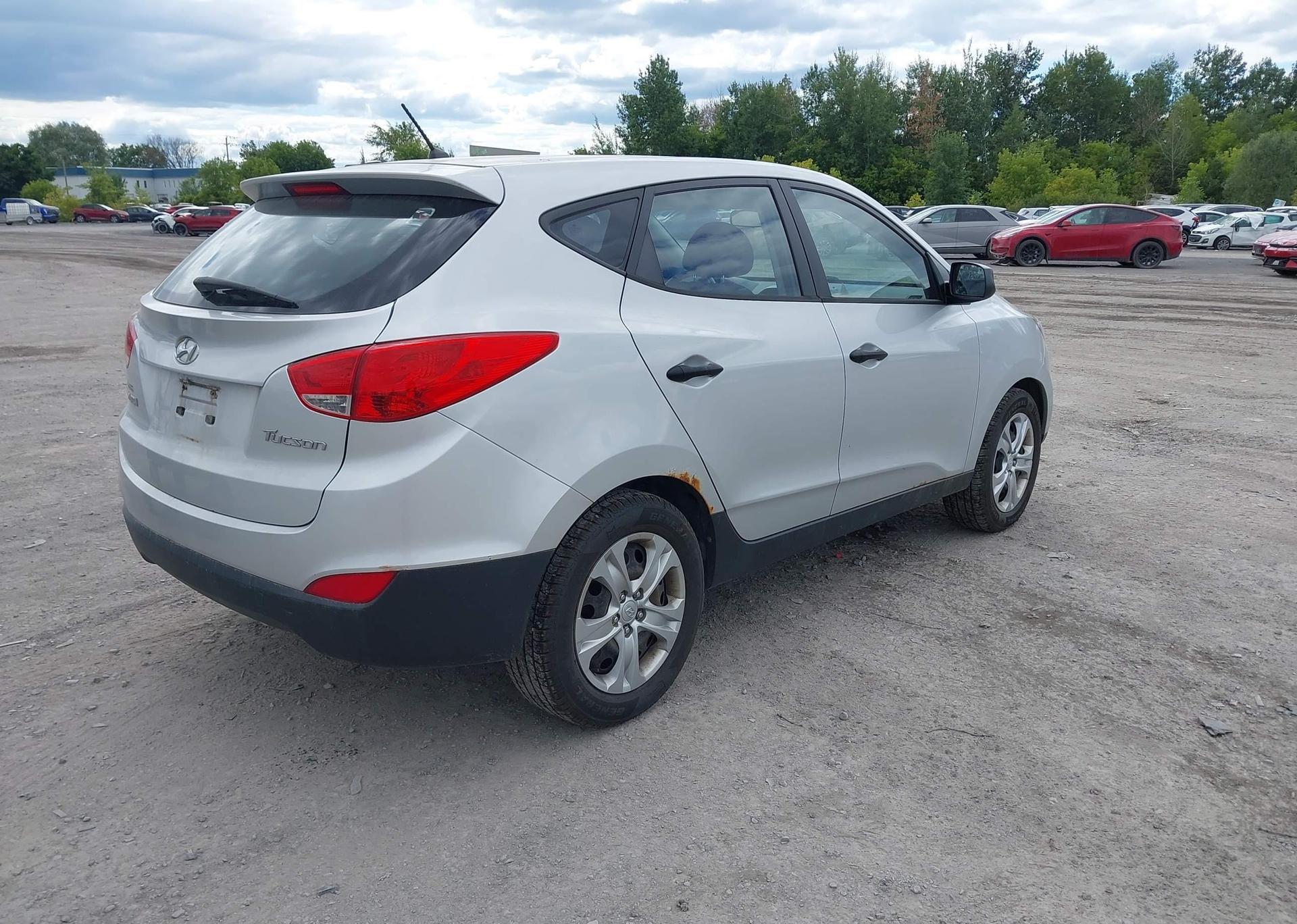 2011 HYUNDAI TUCSON GL