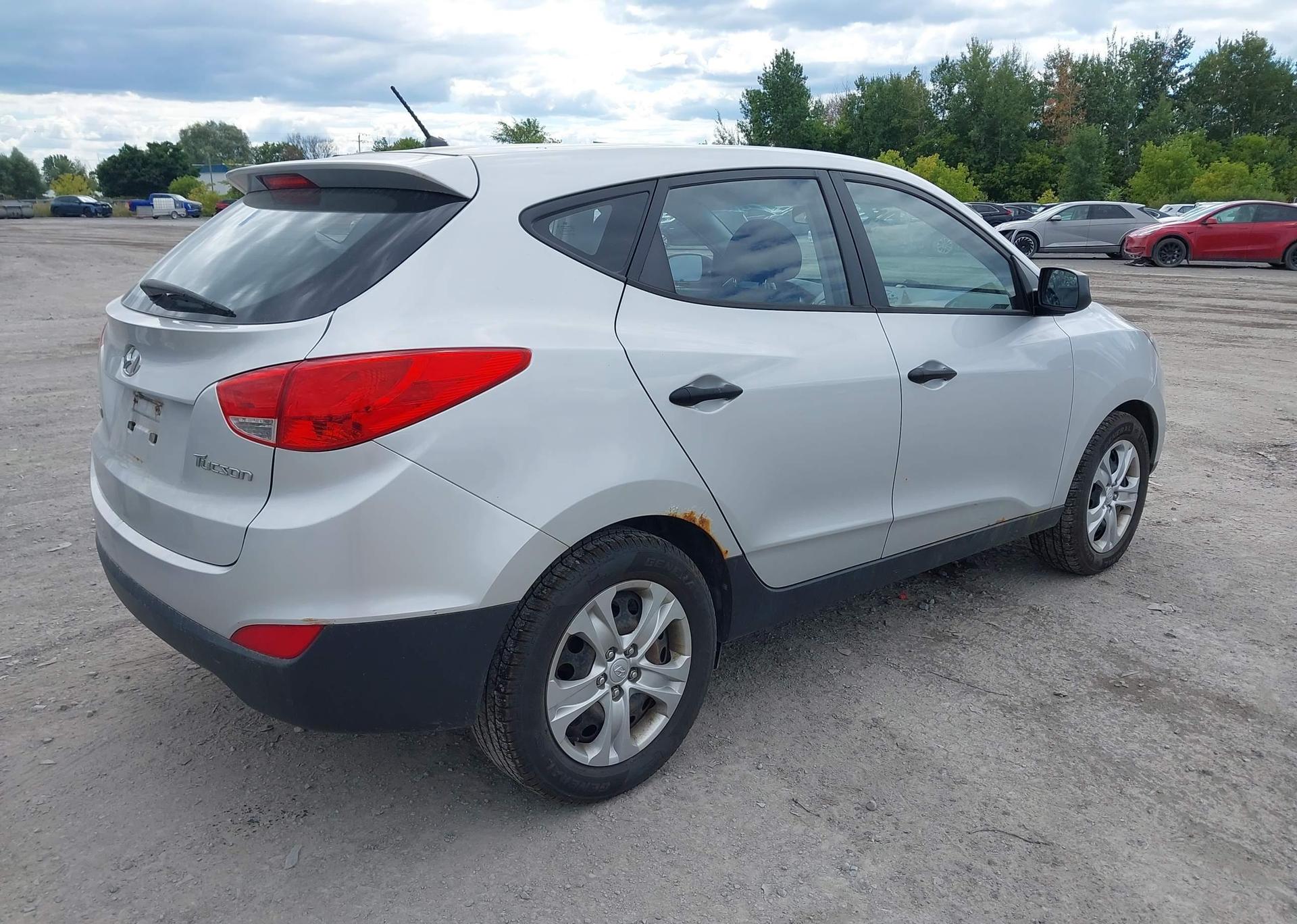2011 HYUNDAI TUCSON GL