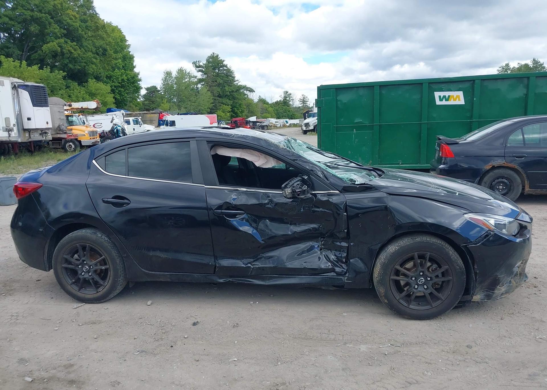 2016 MAZDA MAZDA3