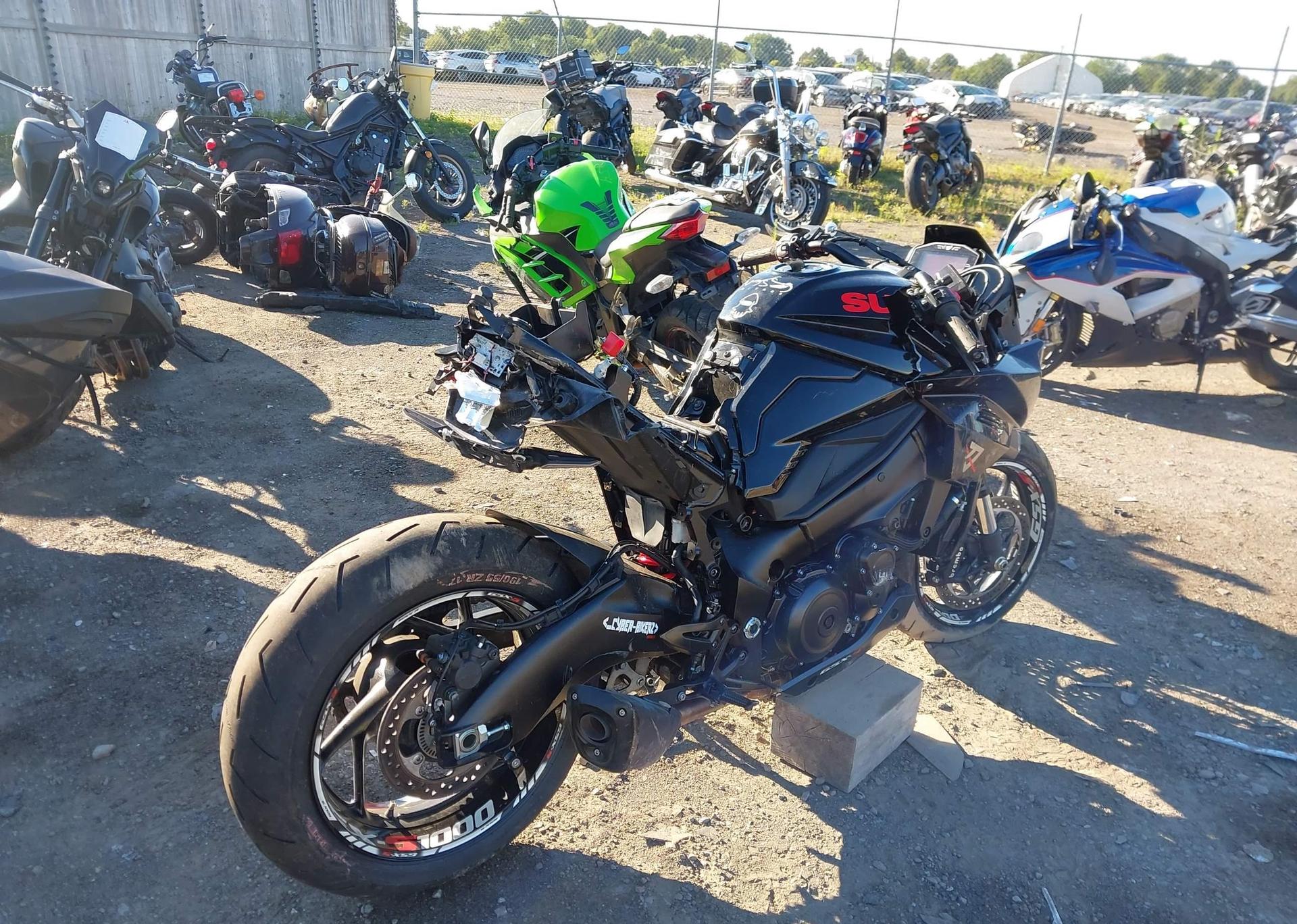2020 SUZUKI GSX-S 1000SM