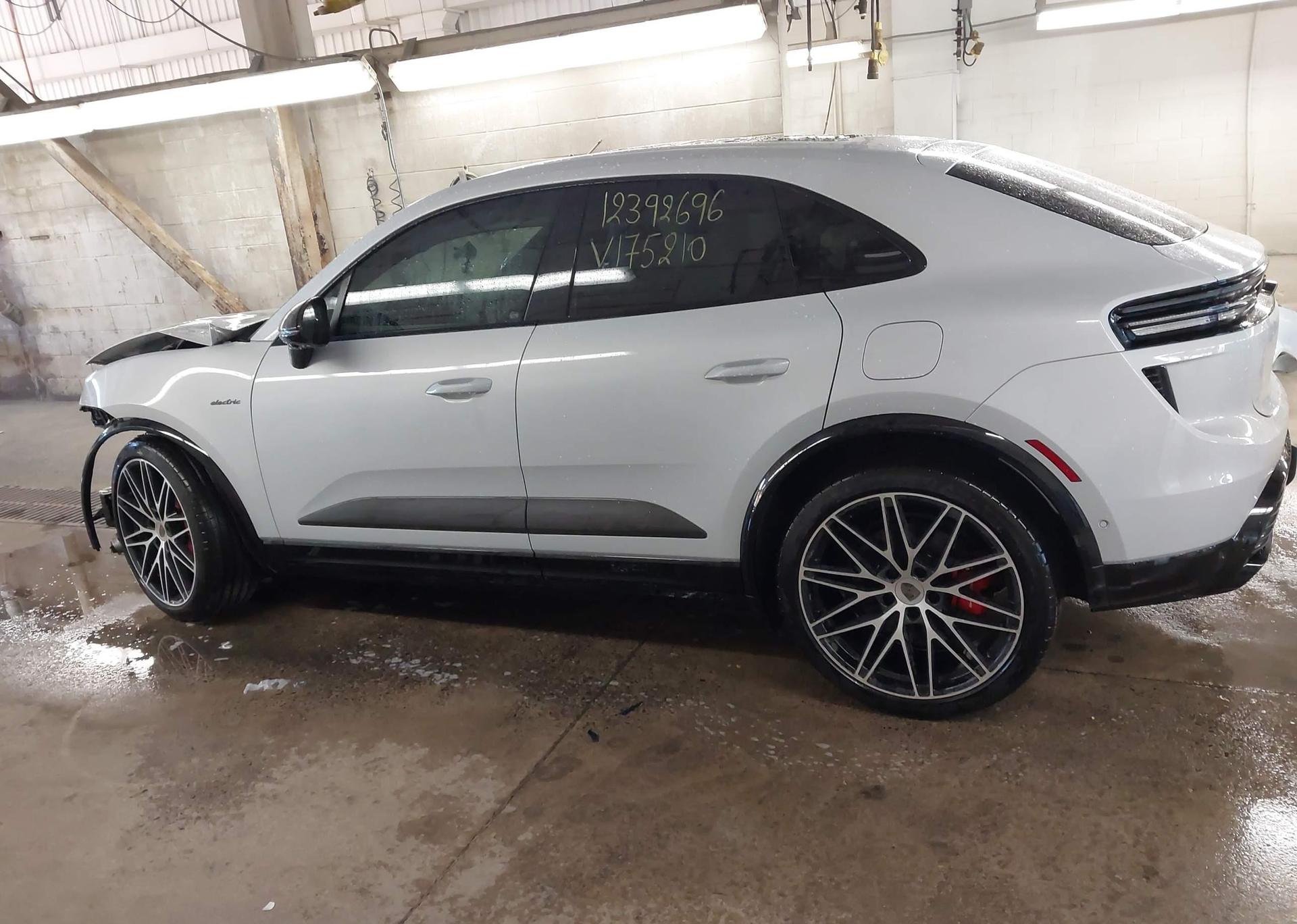 2025 PORSCHE MACAN TURBO