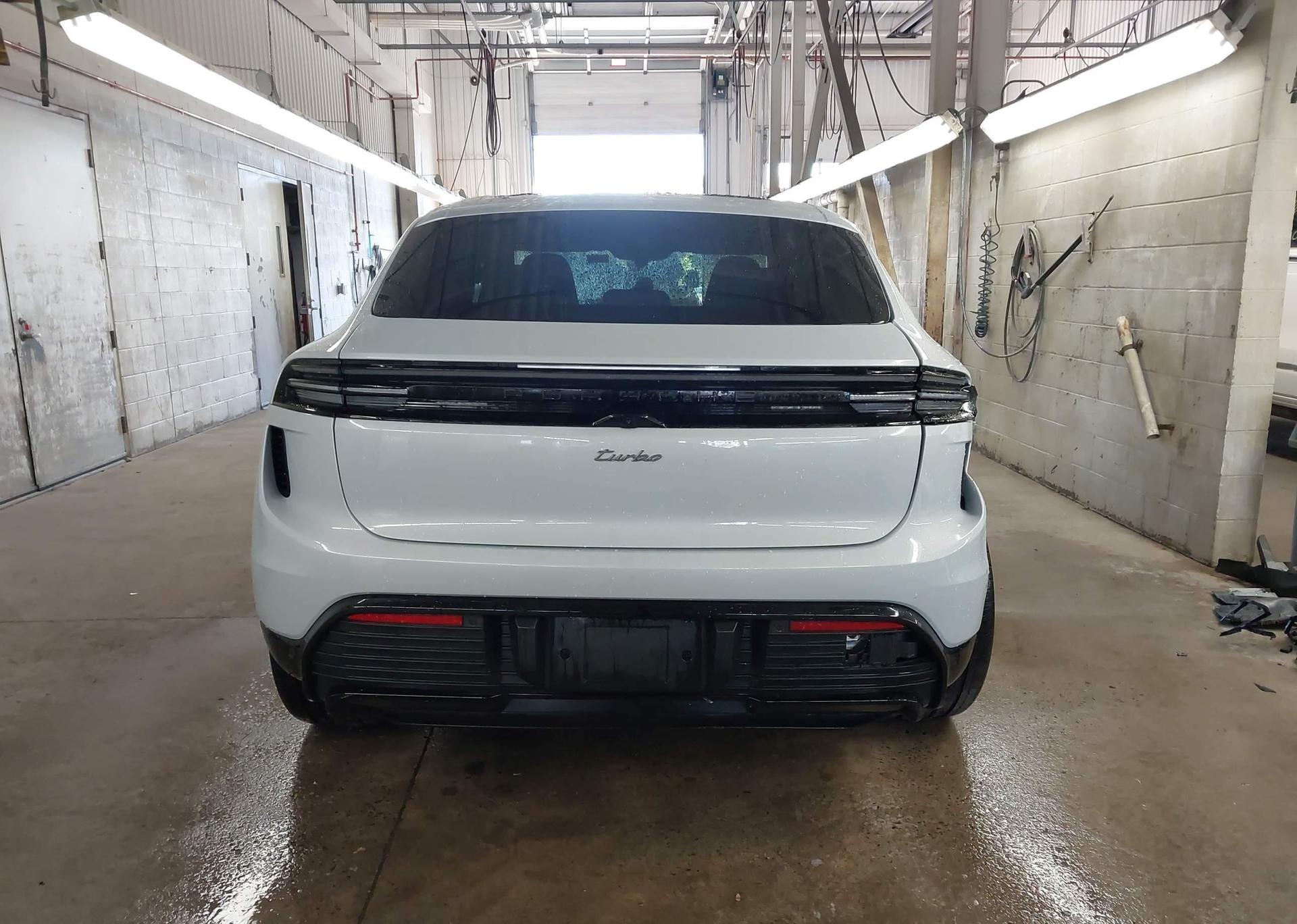 2025 PORSCHE MACAN TURBO
