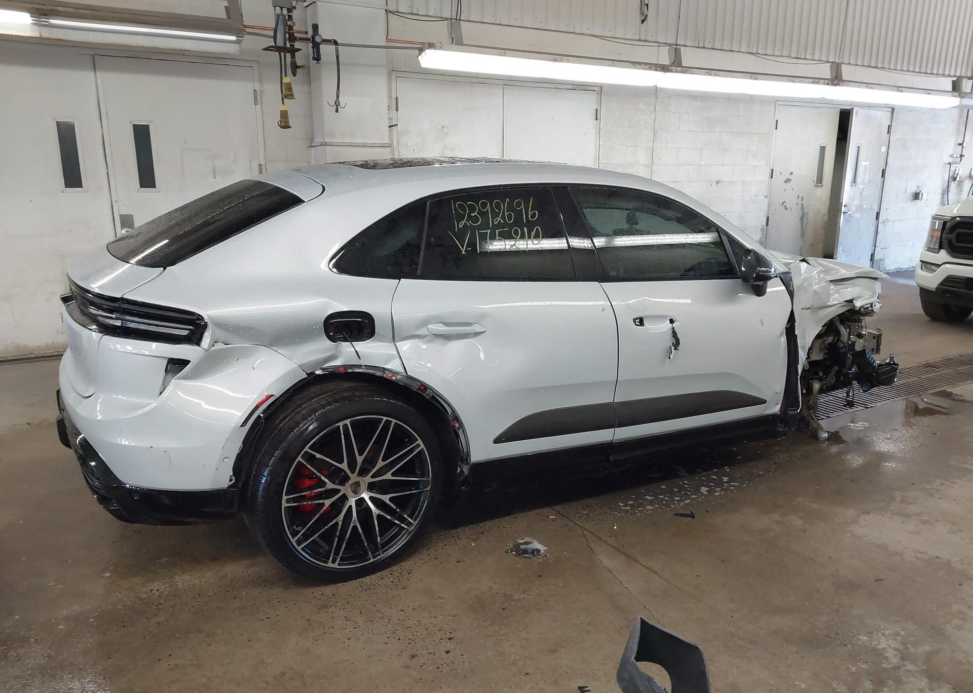 2025 PORSCHE MACAN TURBO