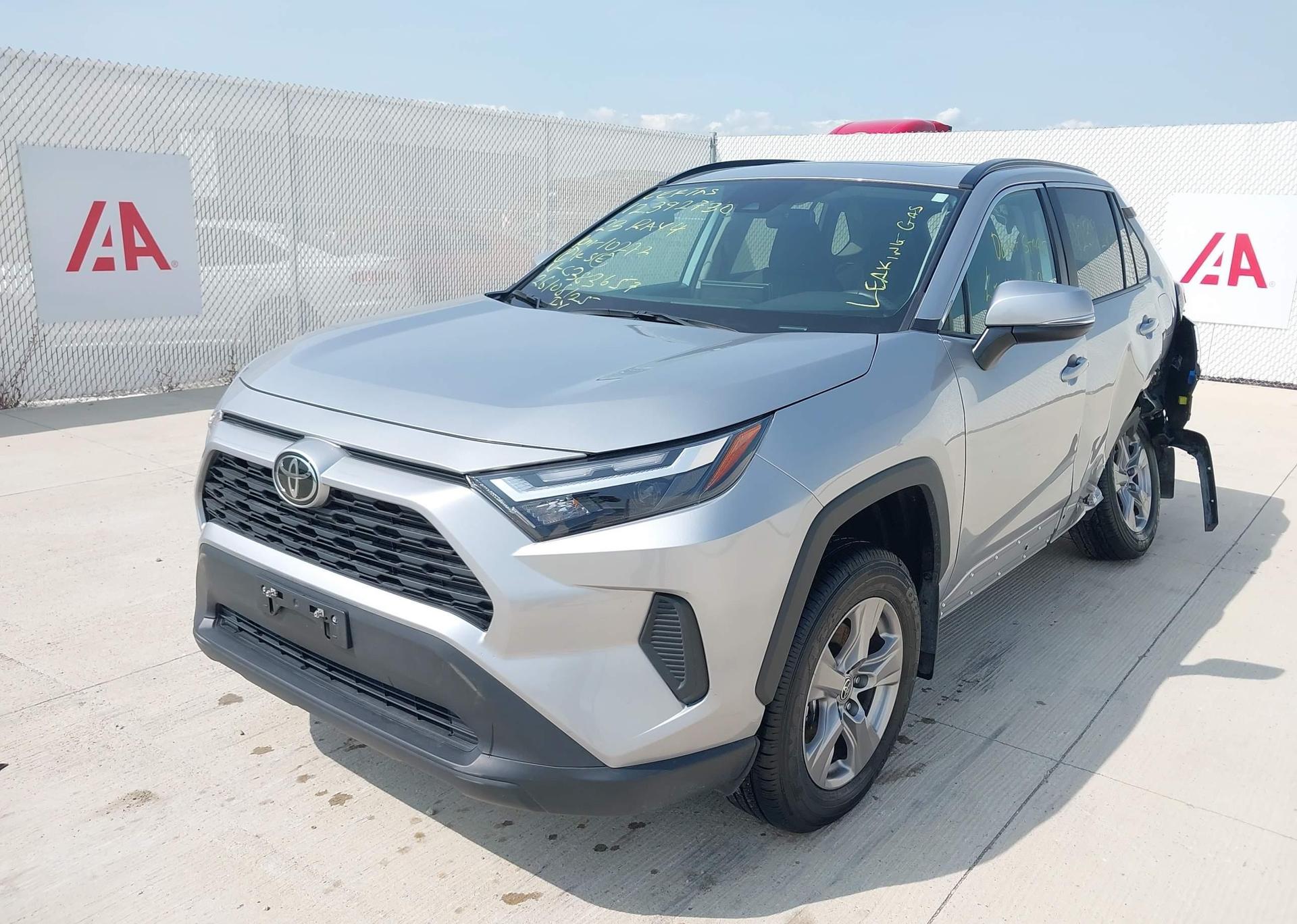 2023 TOYOTA RAV4 XLE