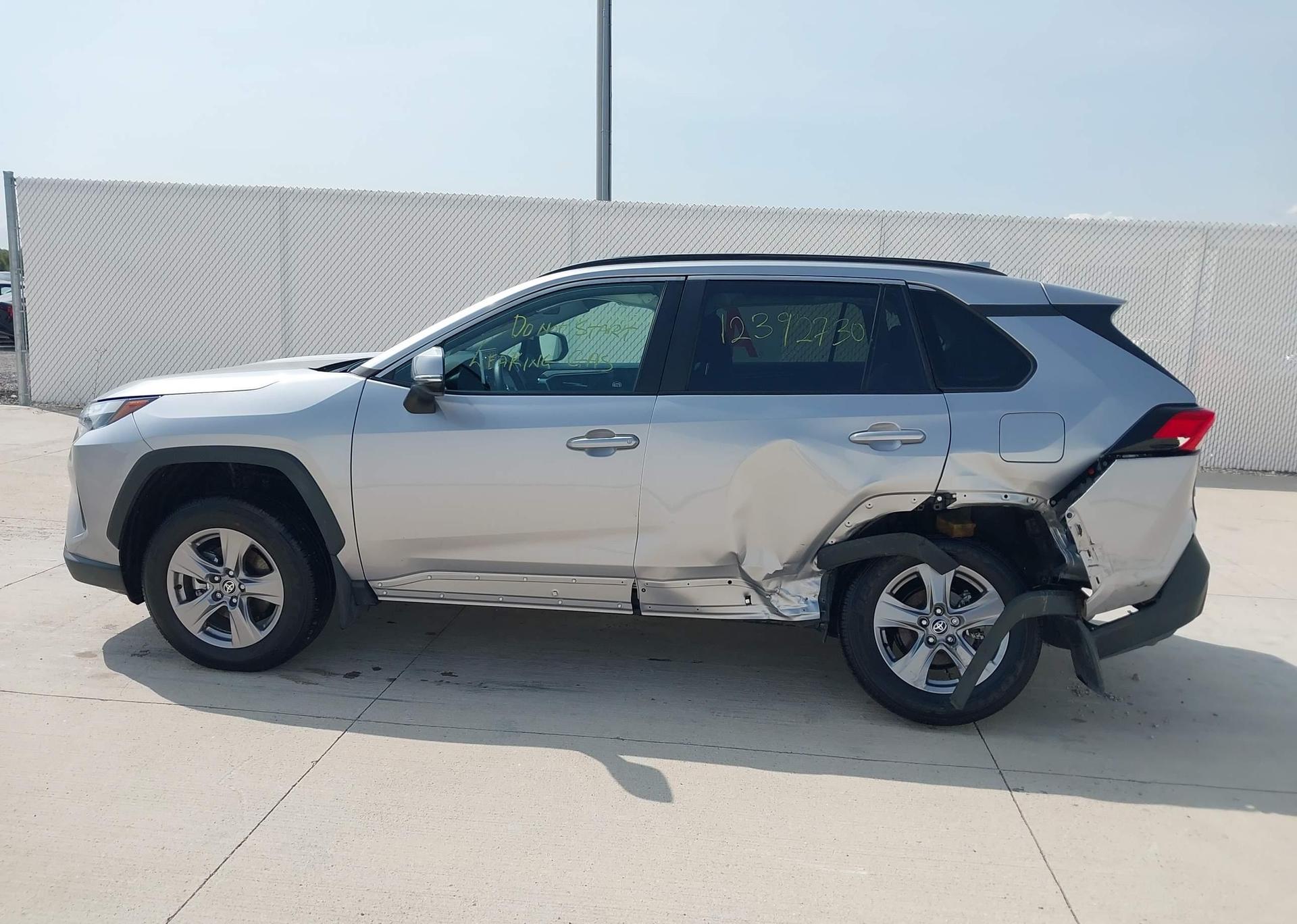 2023 TOYOTA RAV4 XLE