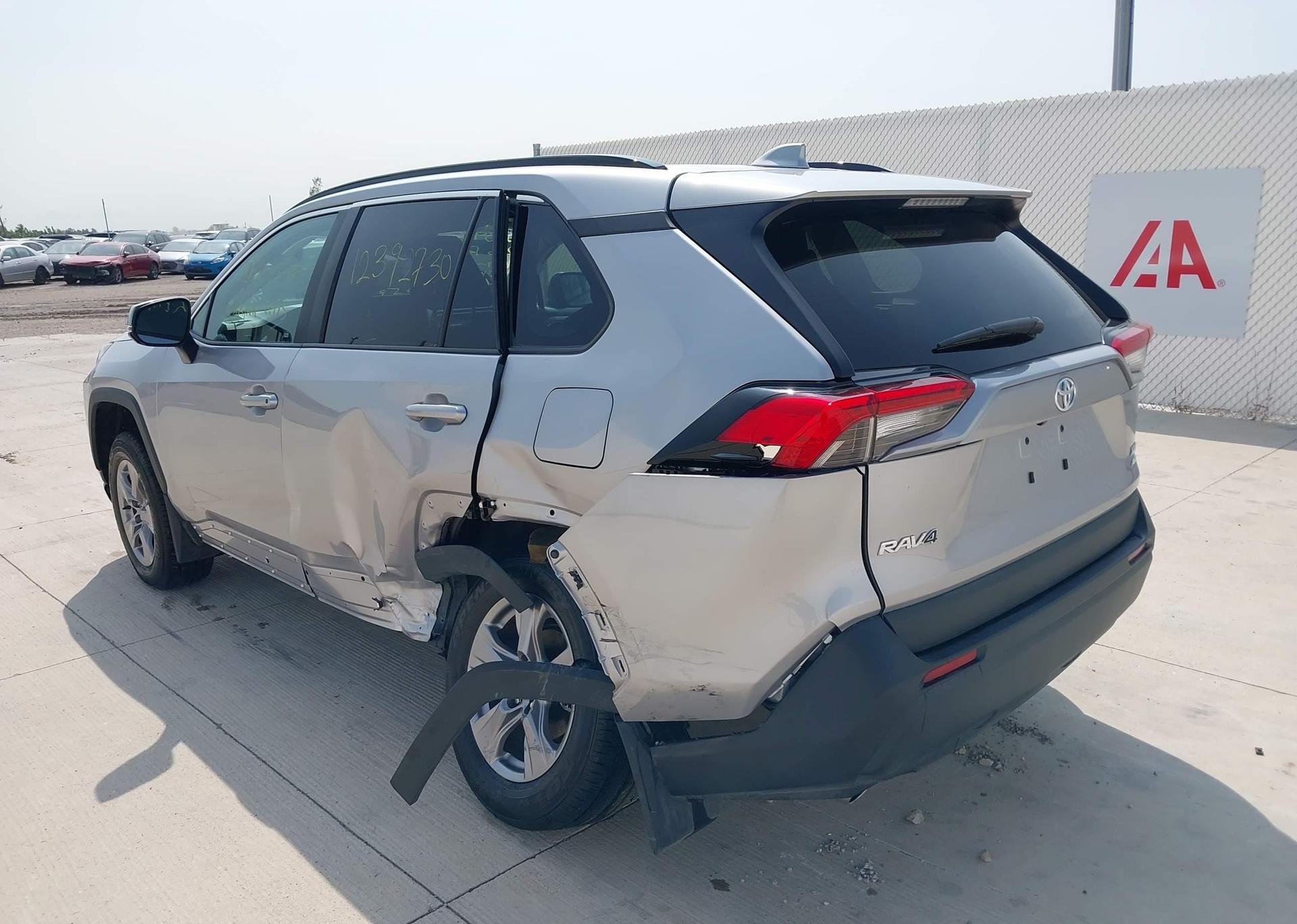 2023 TOYOTA RAV4 XLE