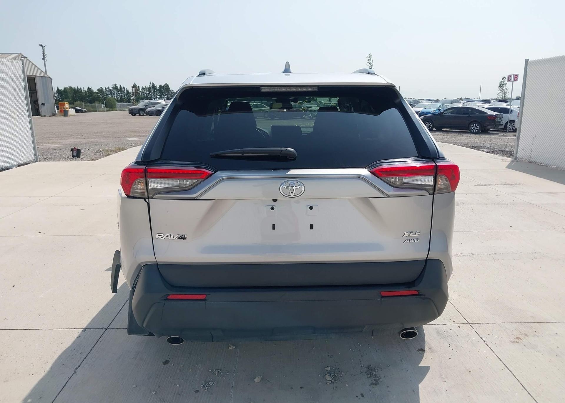 2023 TOYOTA RAV4 XLE