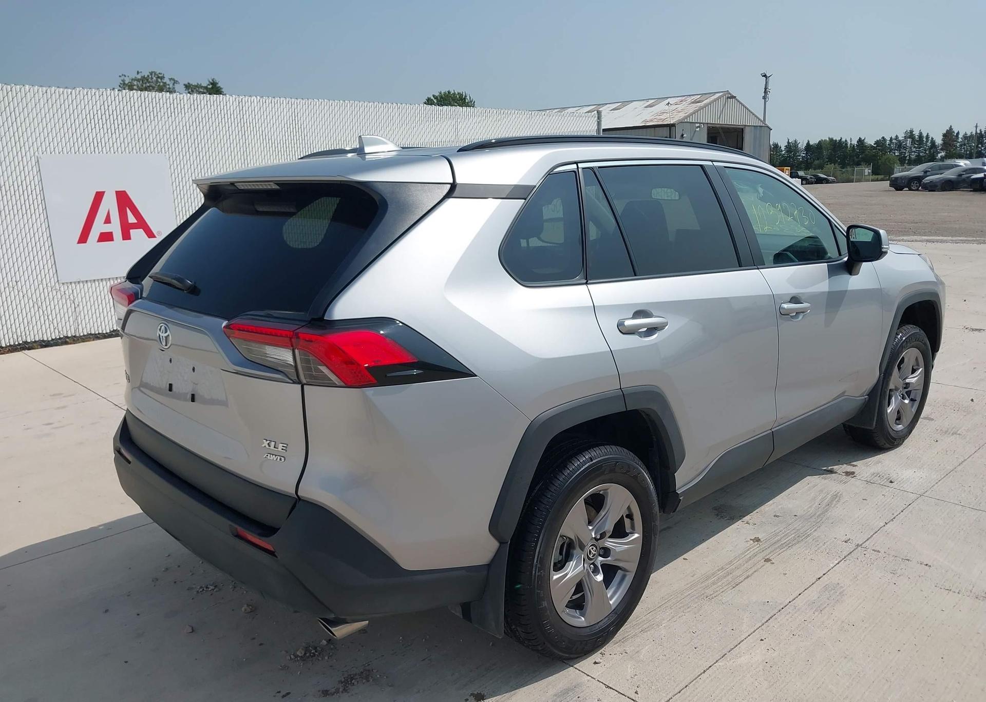 2023 TOYOTA RAV4 XLE