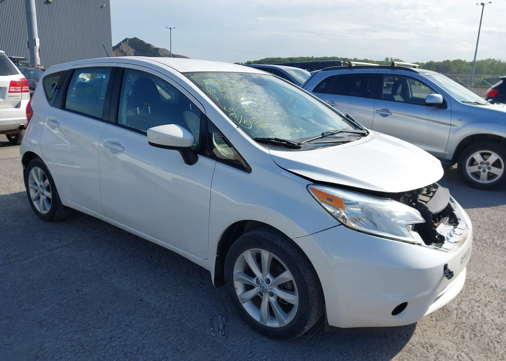 2016 NISSAN VERSA