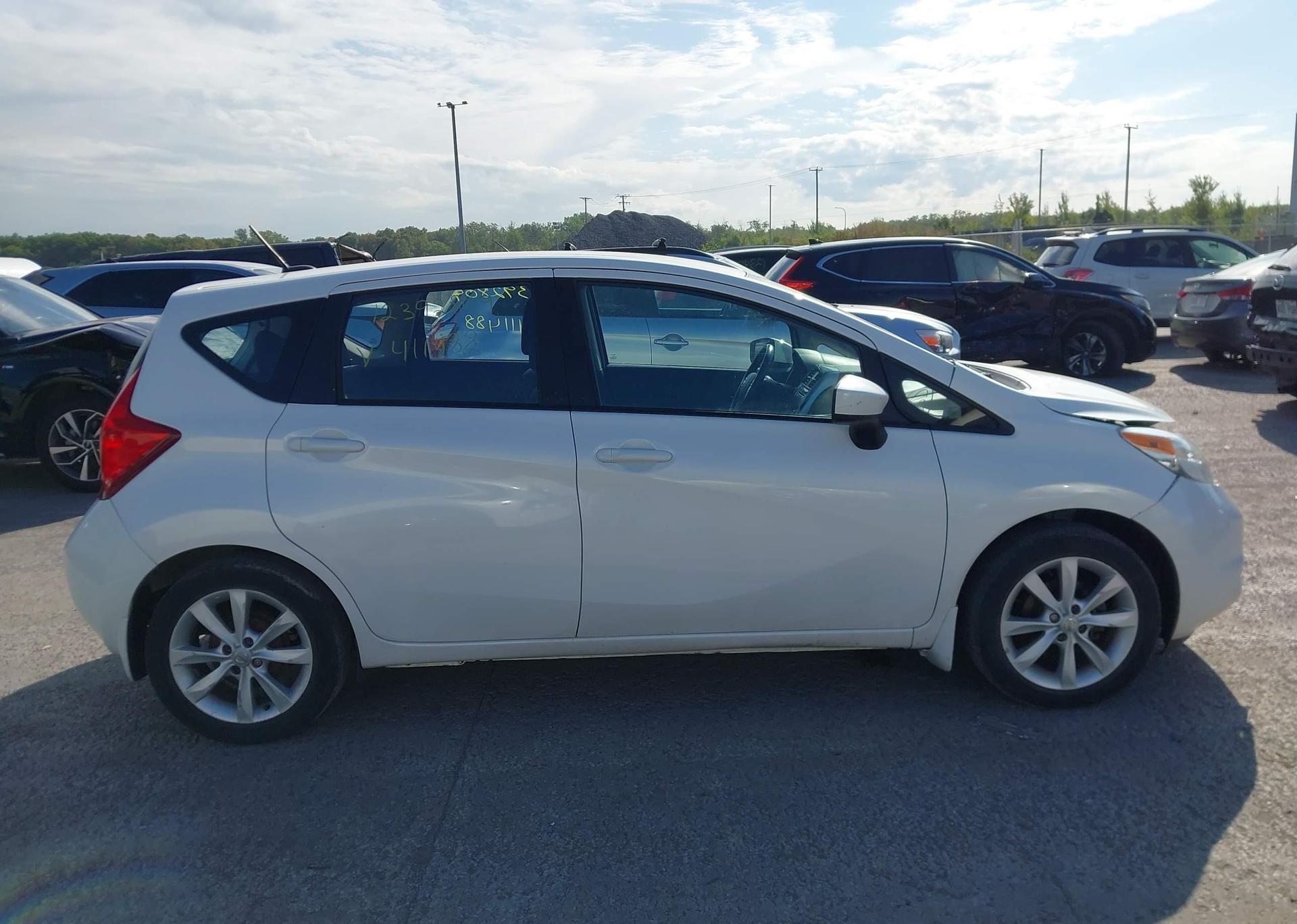 2016 NISSAN VERSA