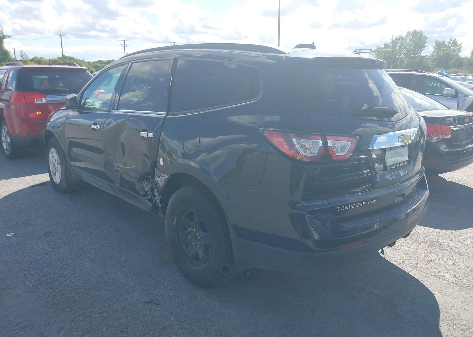 2017 CHEVROLET TRAVERSE LS