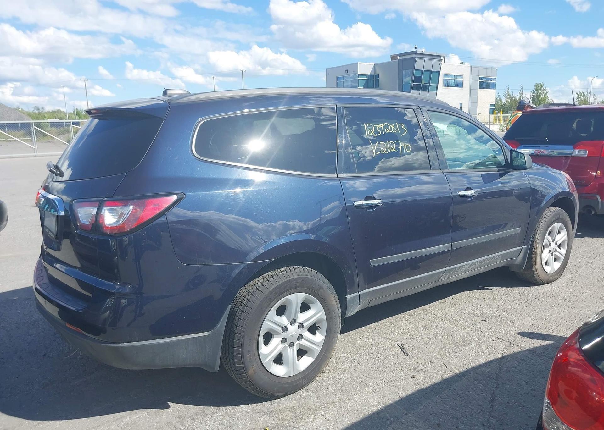2017 CHEVROLET TRAVERSE LS
