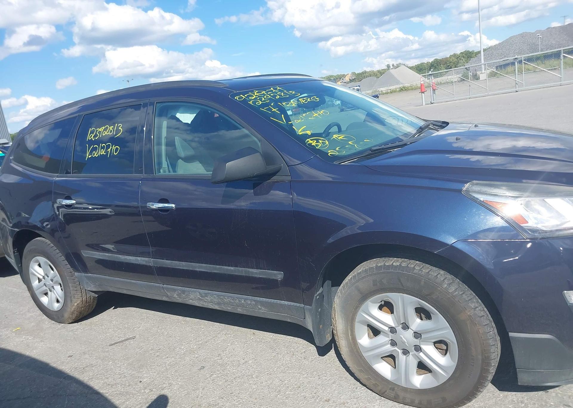 2017 CHEVROLET TRAVERSE LS