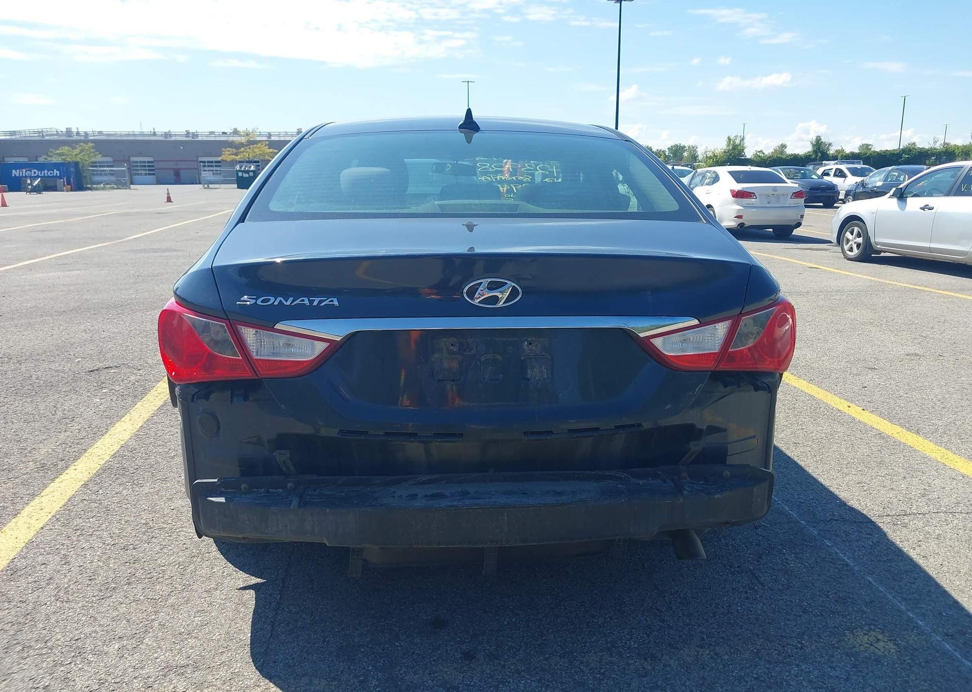 2012 HYUNDAI SONATA GLS