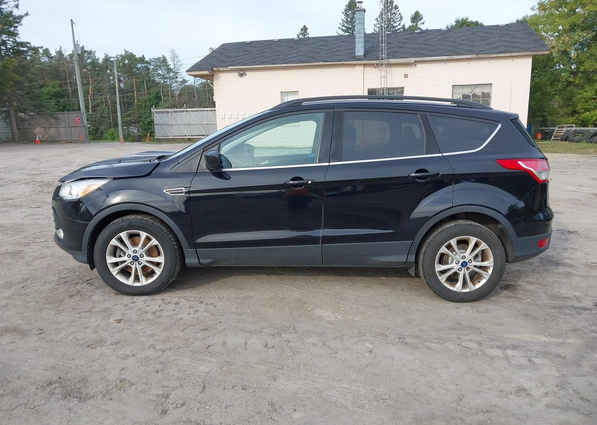 2016 FORD ESCAPE SE