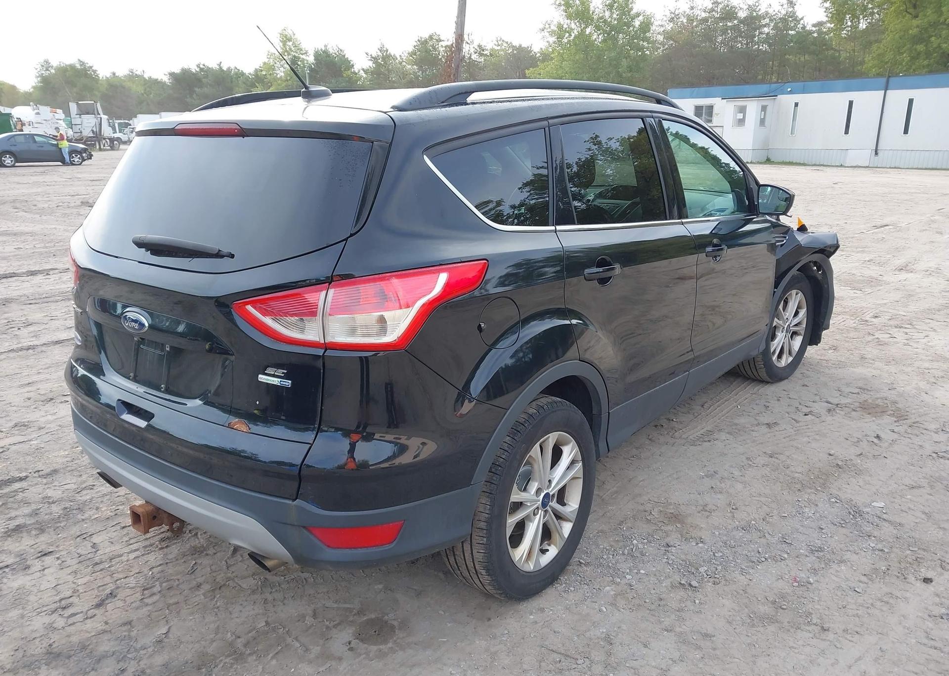 2016 FORD ESCAPE SE
