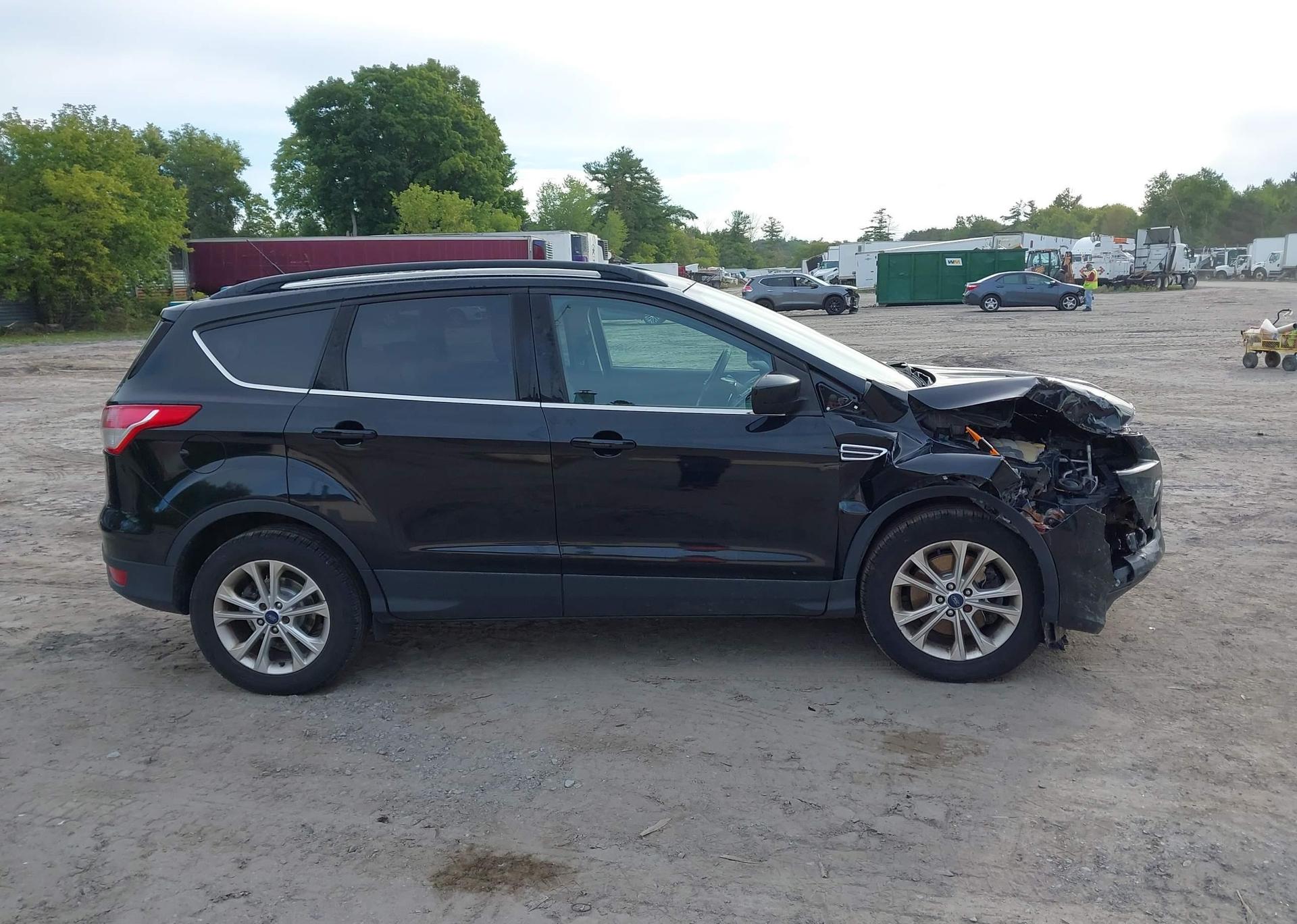 2016 FORD ESCAPE SE