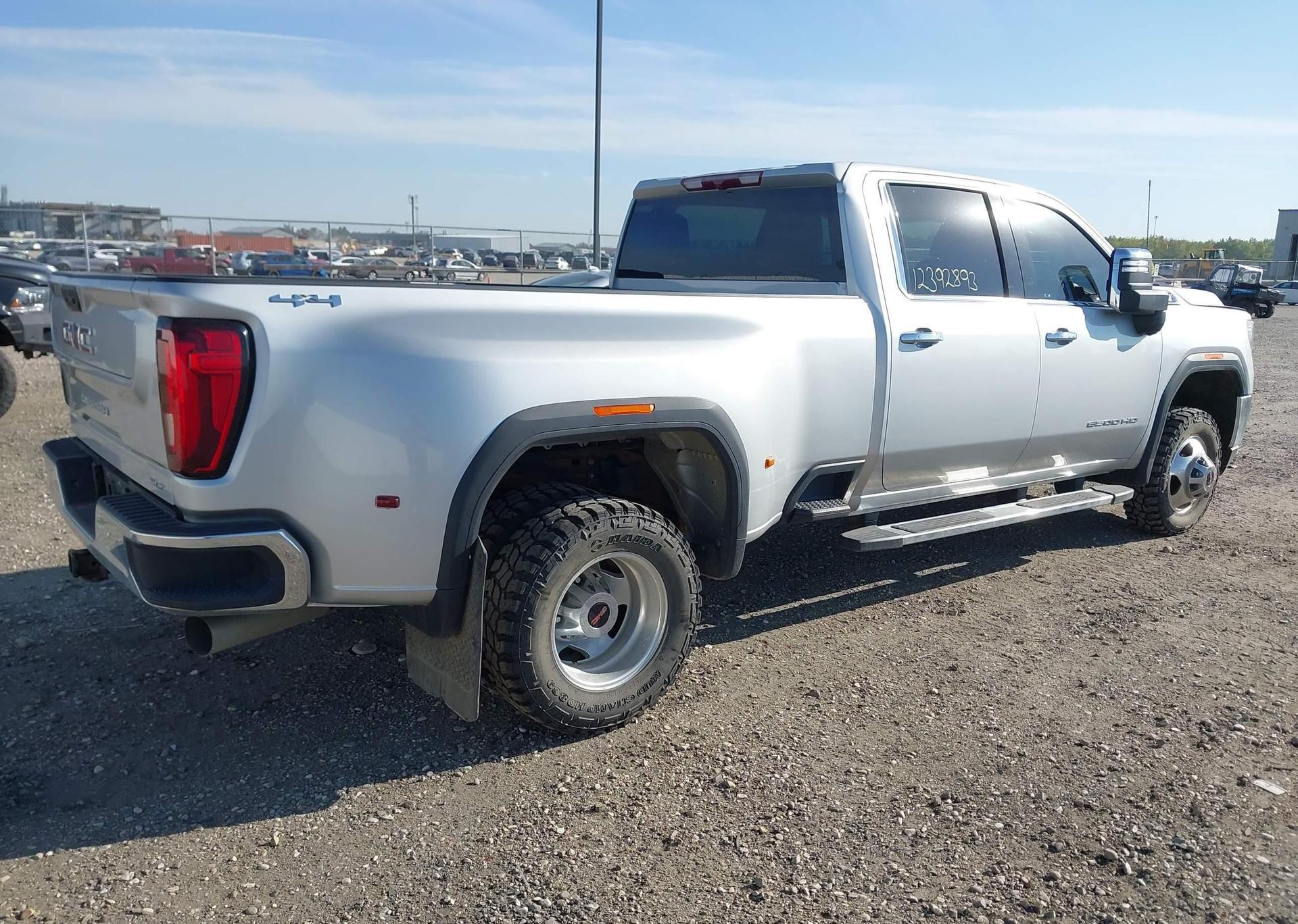 2023 GMC SIERRA K3500 SLT