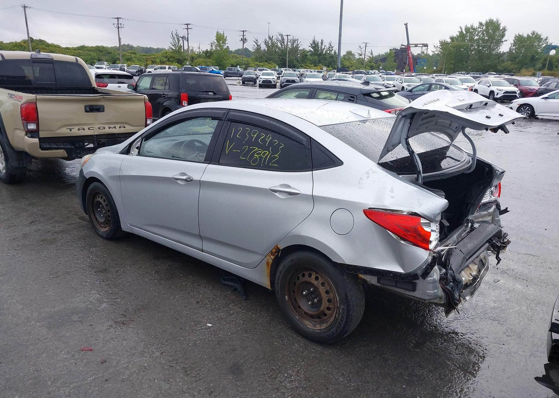 2013 HYUNDAI ACCENT