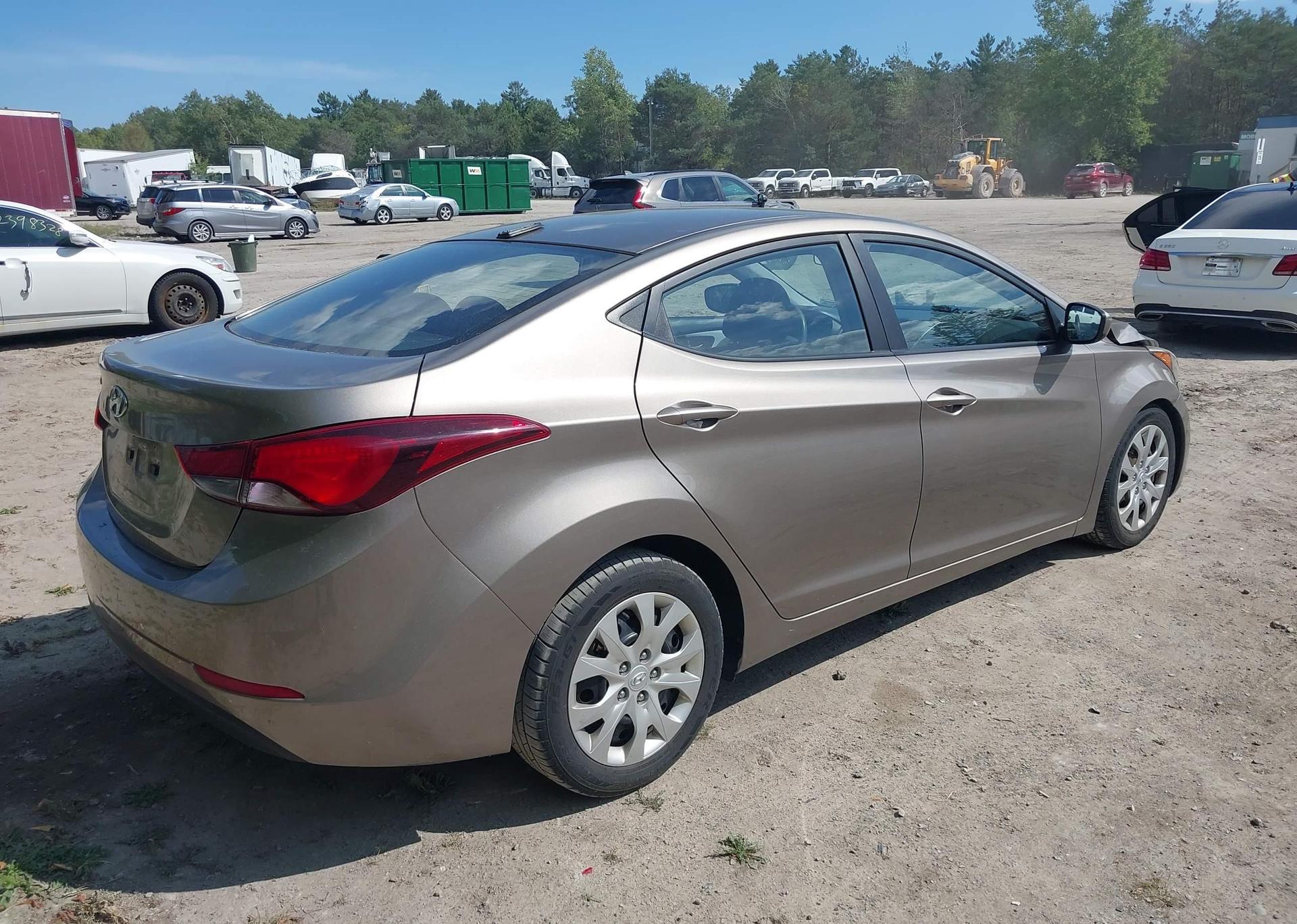 2016 HYUNDAI ELANTRA SE