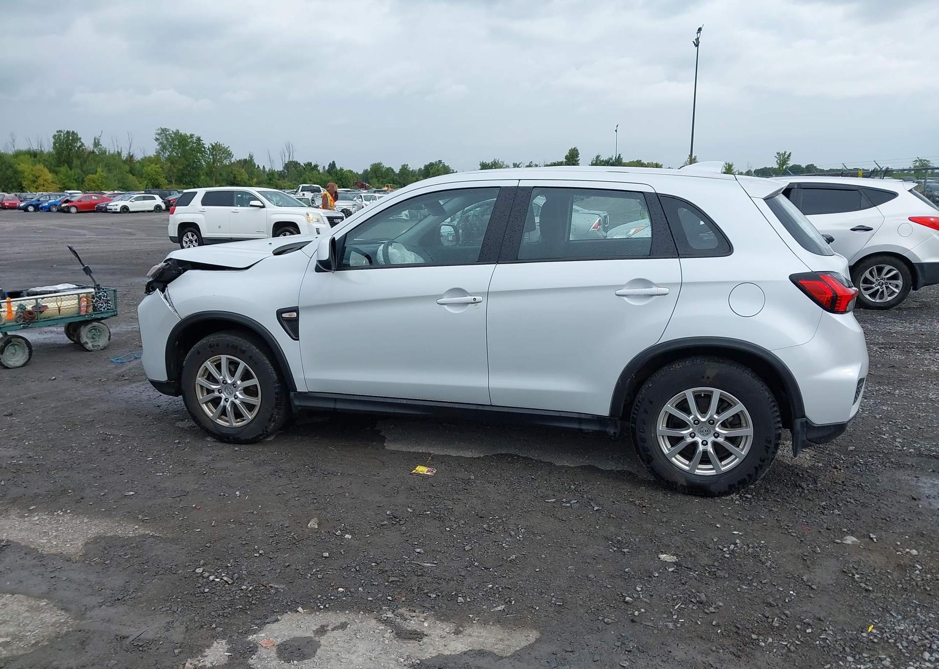 2022 MITSUBISHI RVR ES