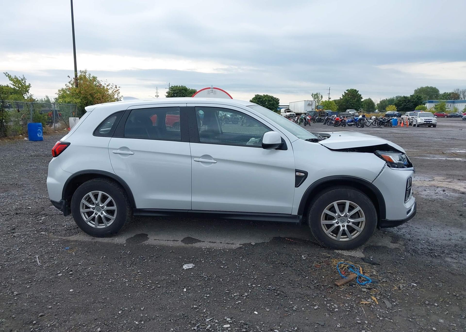 2022 MITSUBISHI RVR ES