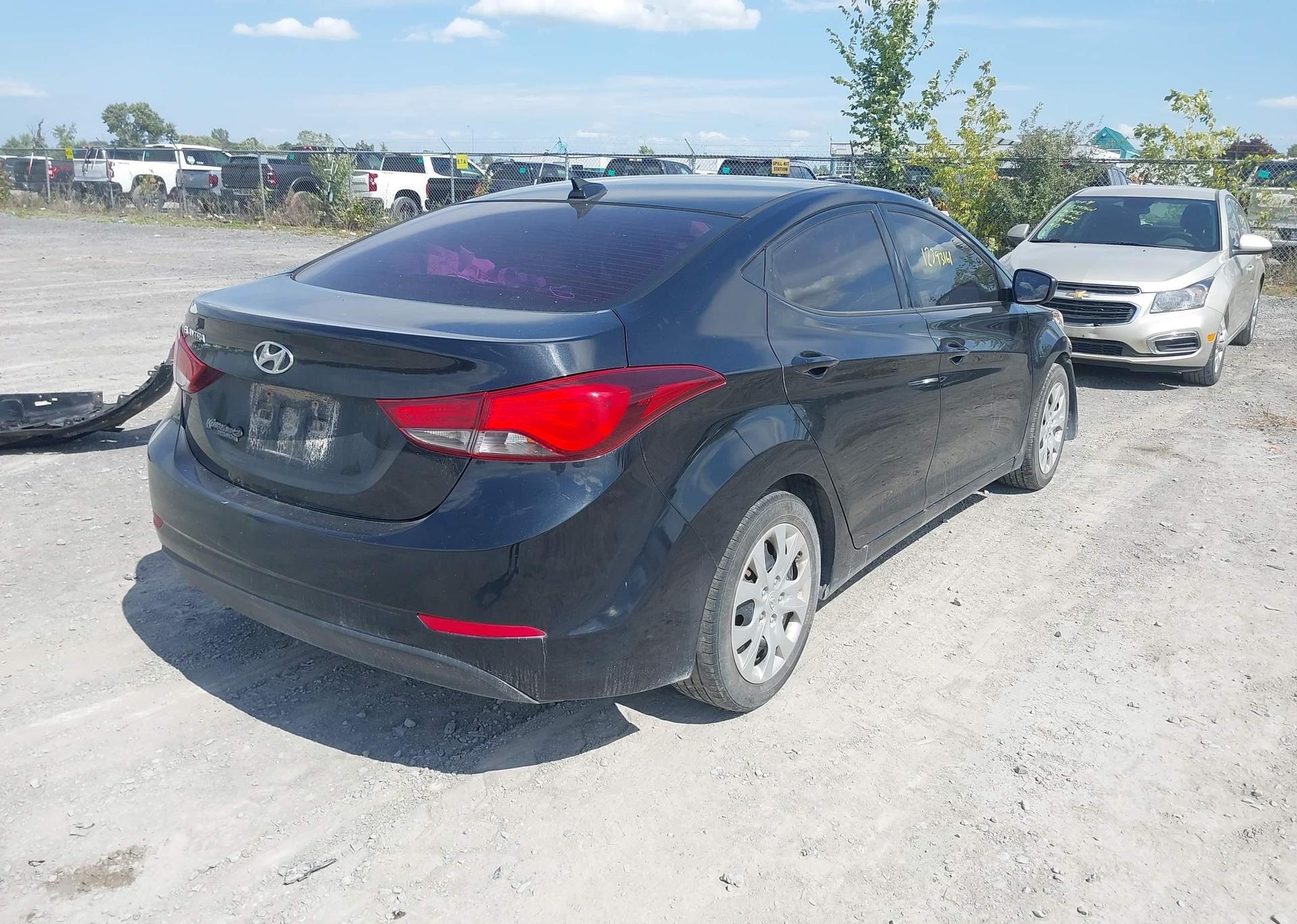 2016 HYUNDAI ELANTRA SE