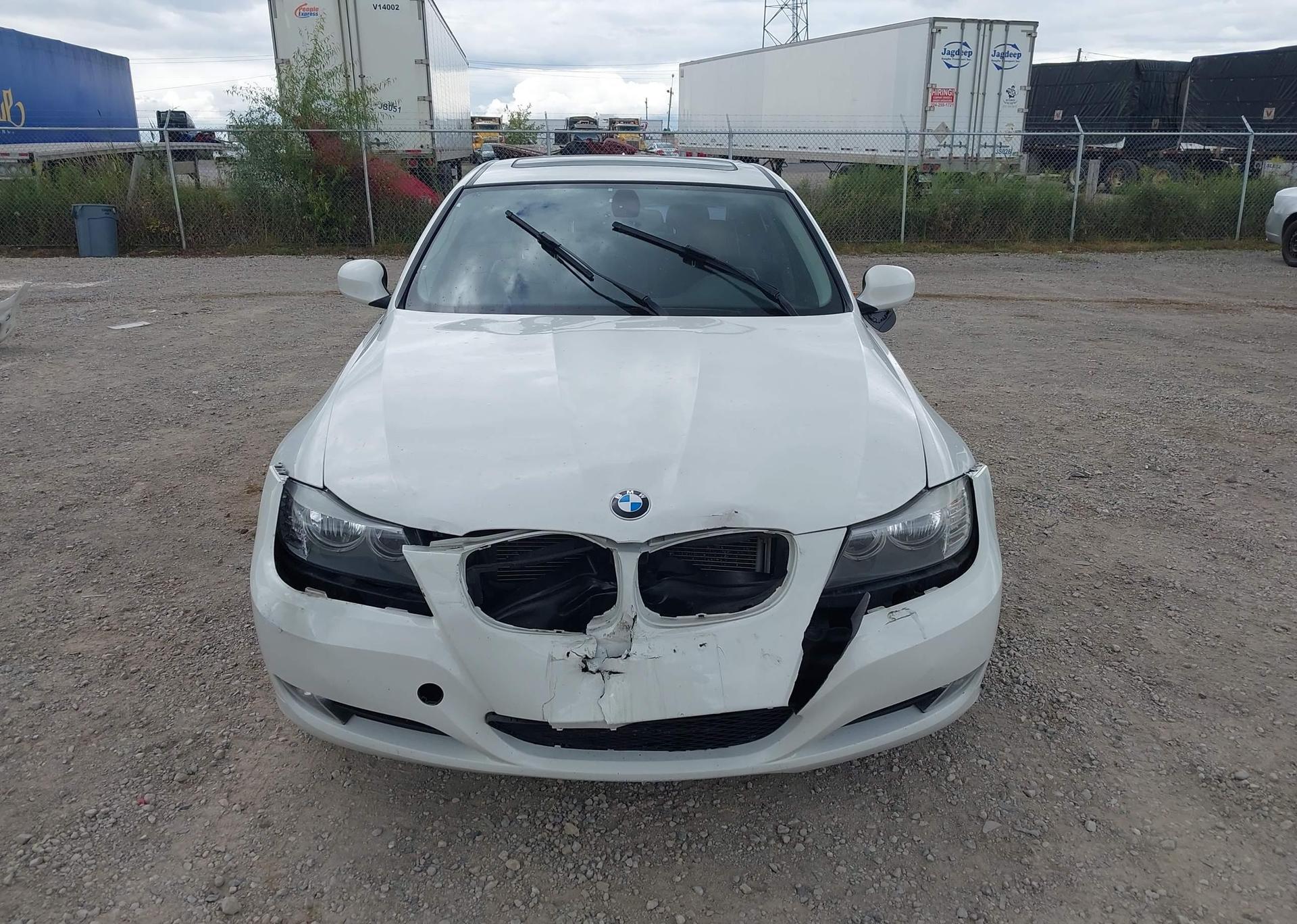 2011 BMW 323I