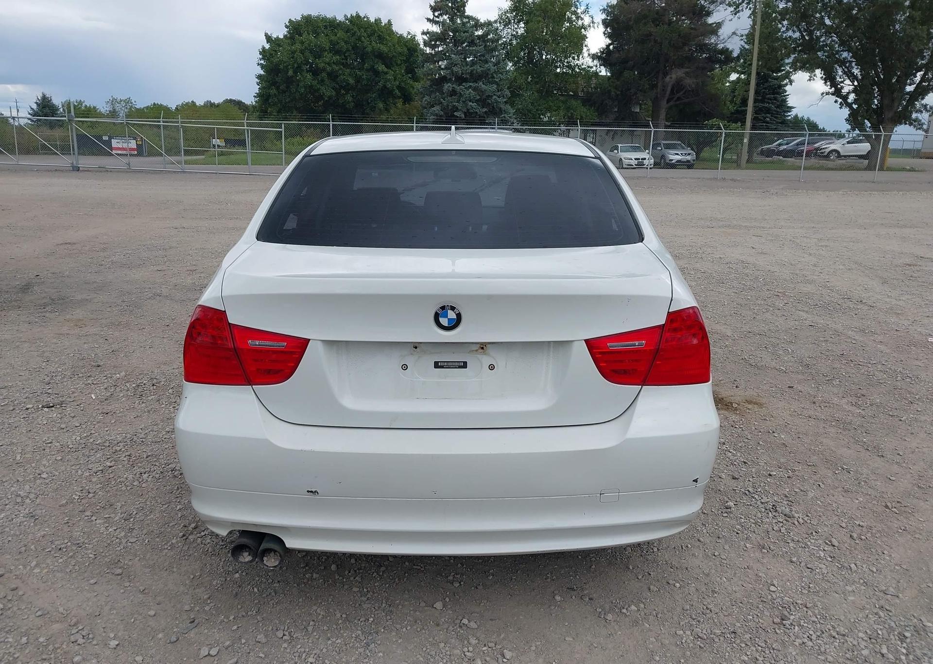 2011 BMW 323I