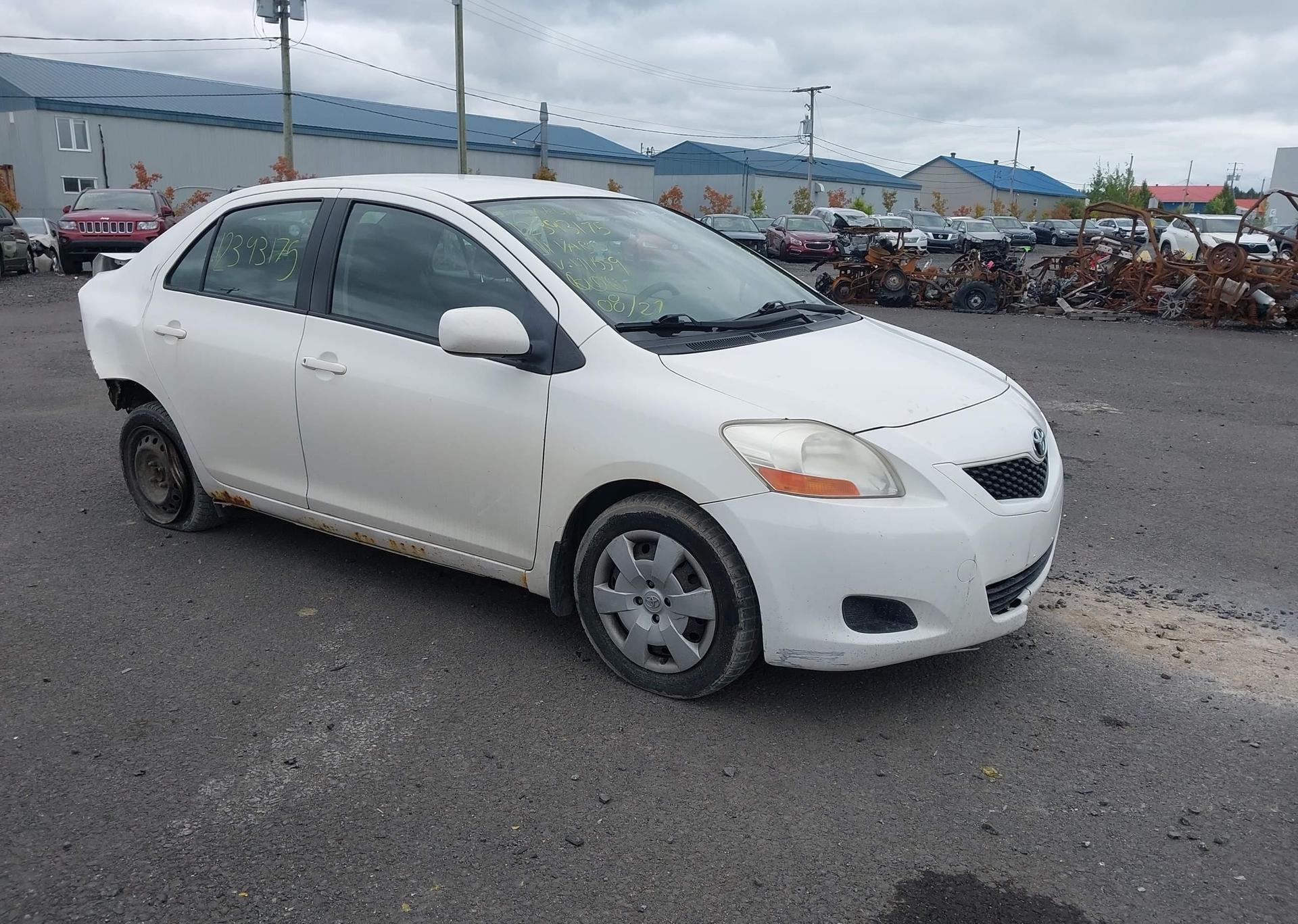 2011 TOYOTA YARIS