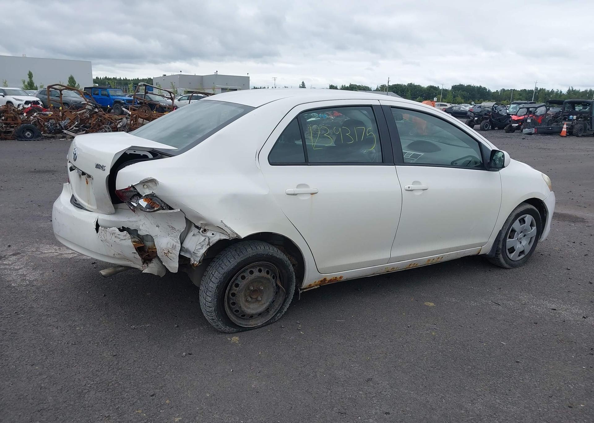 2011 TOYOTA YARIS