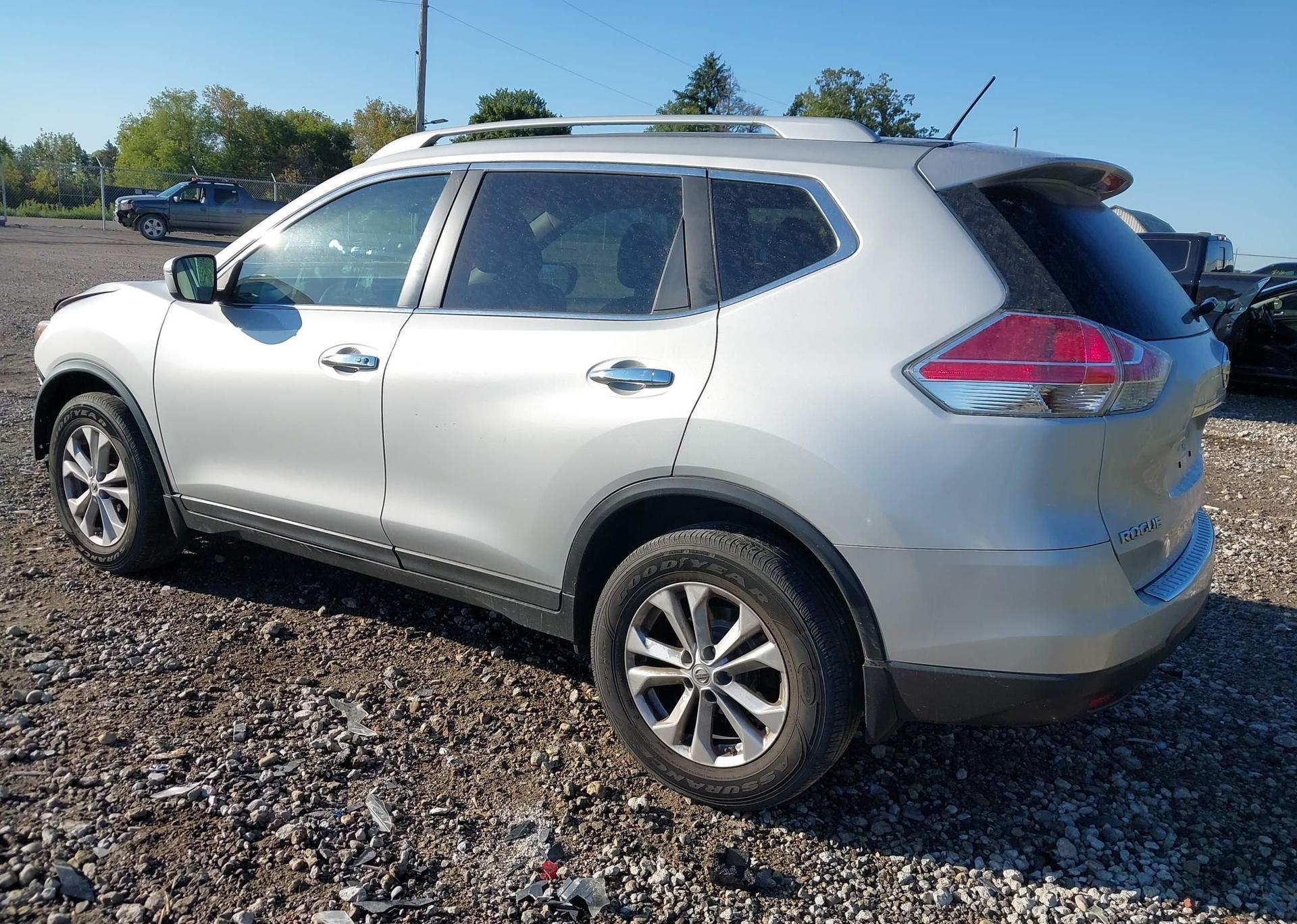 2015 NISSAN ROGUE S