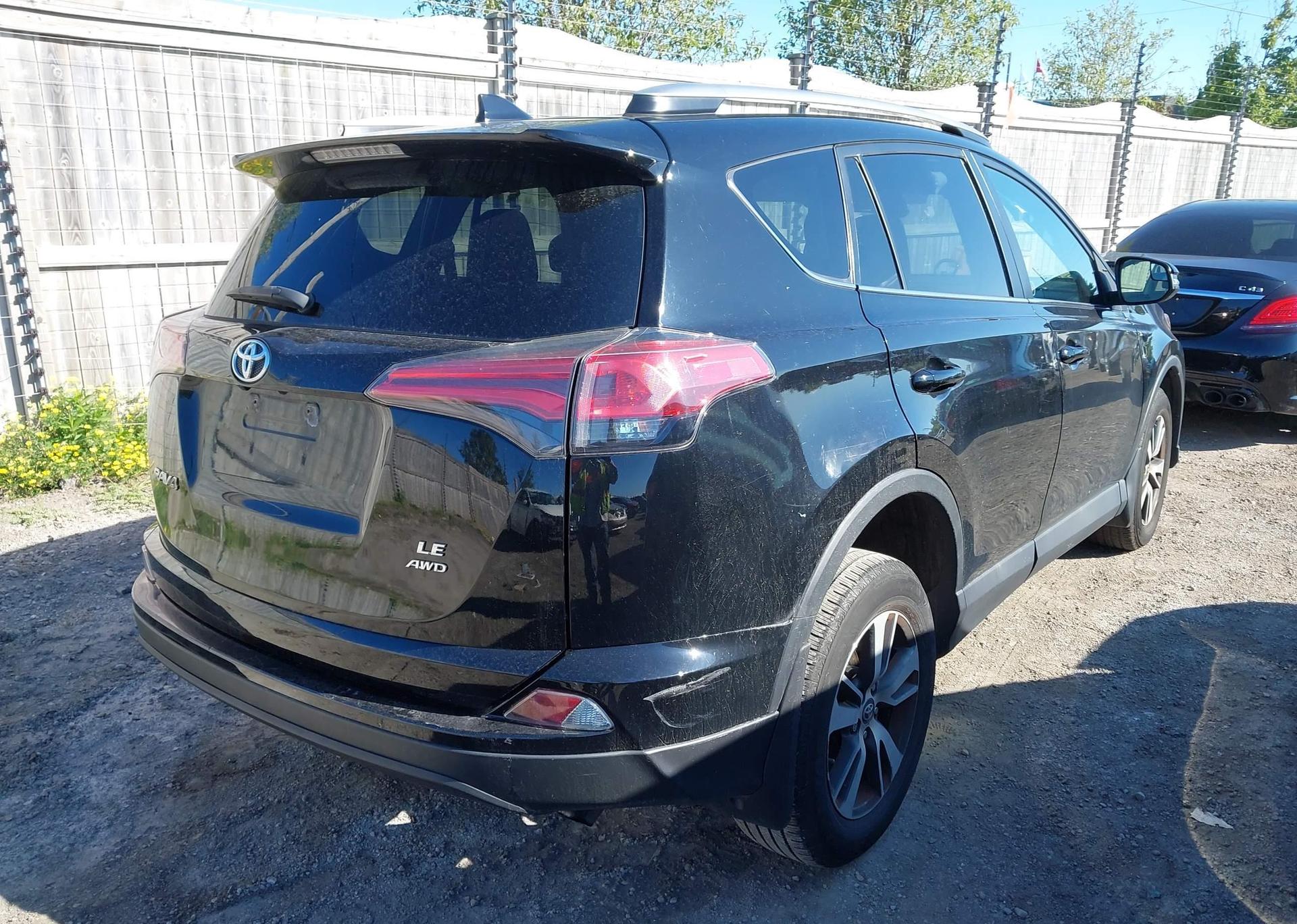 2018 TOYOTA RAV4 LE