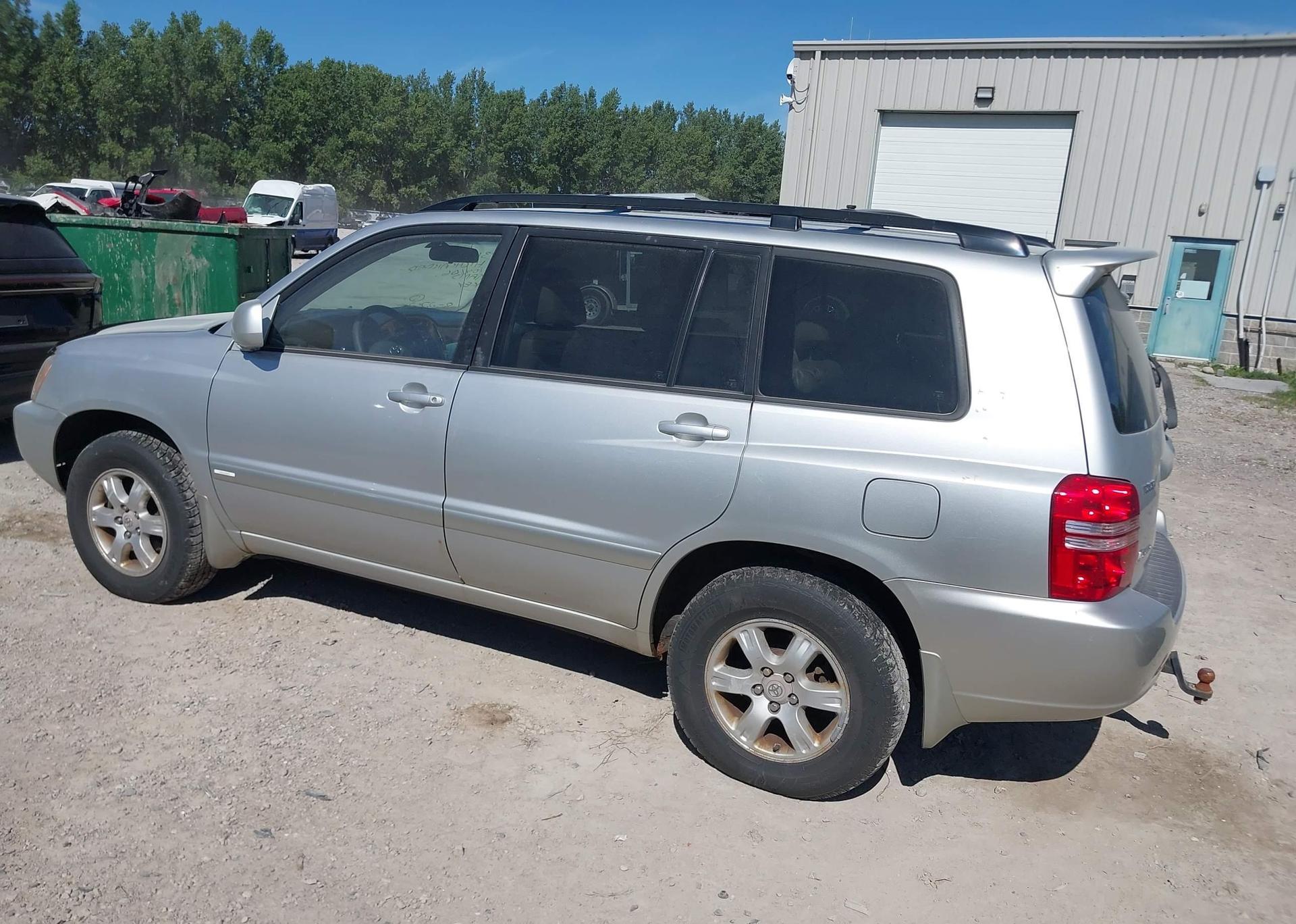 2003 TOYOTA GRAND HIGHLANDER