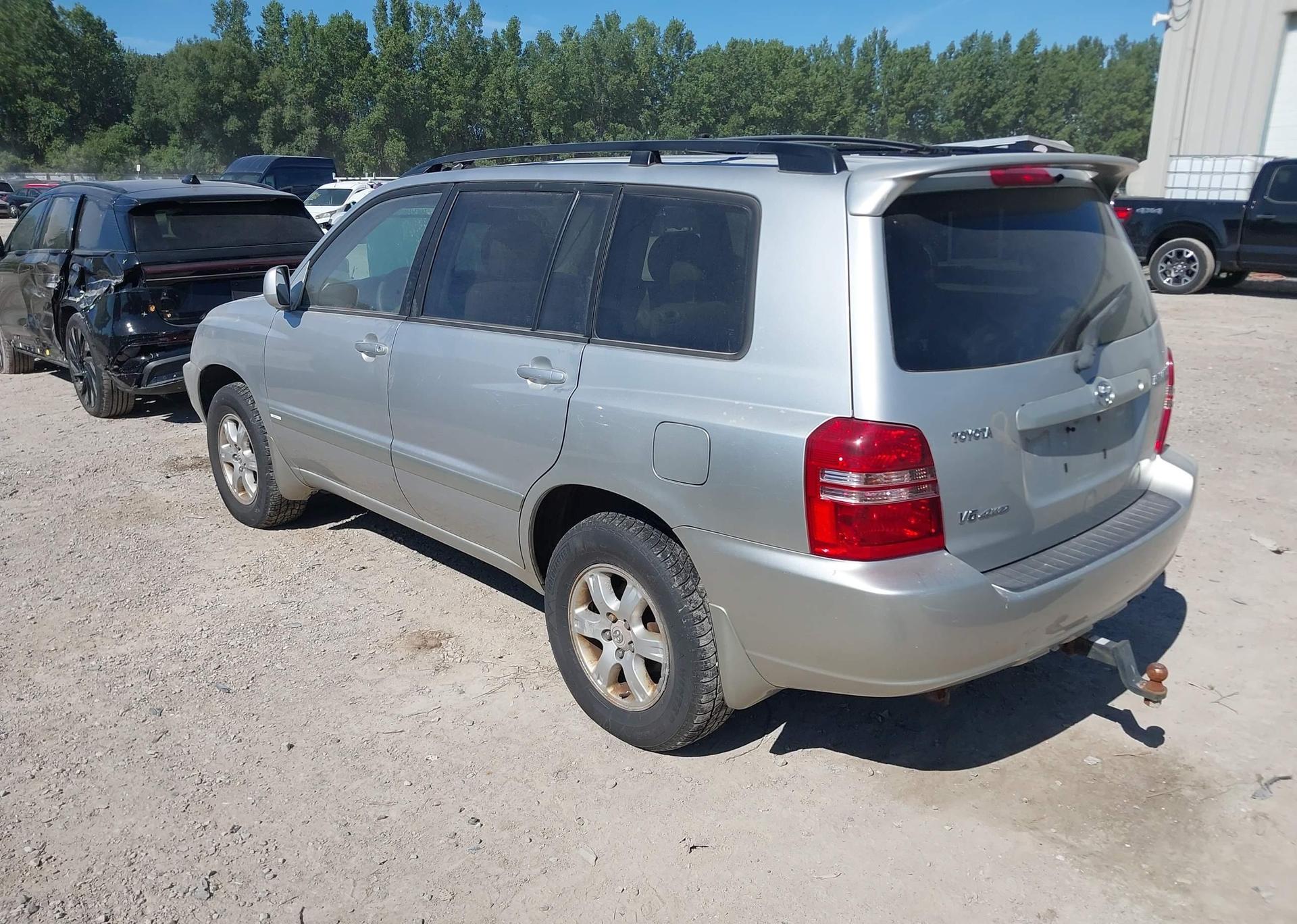 2003 TOYOTA GRAND HIGHLANDER