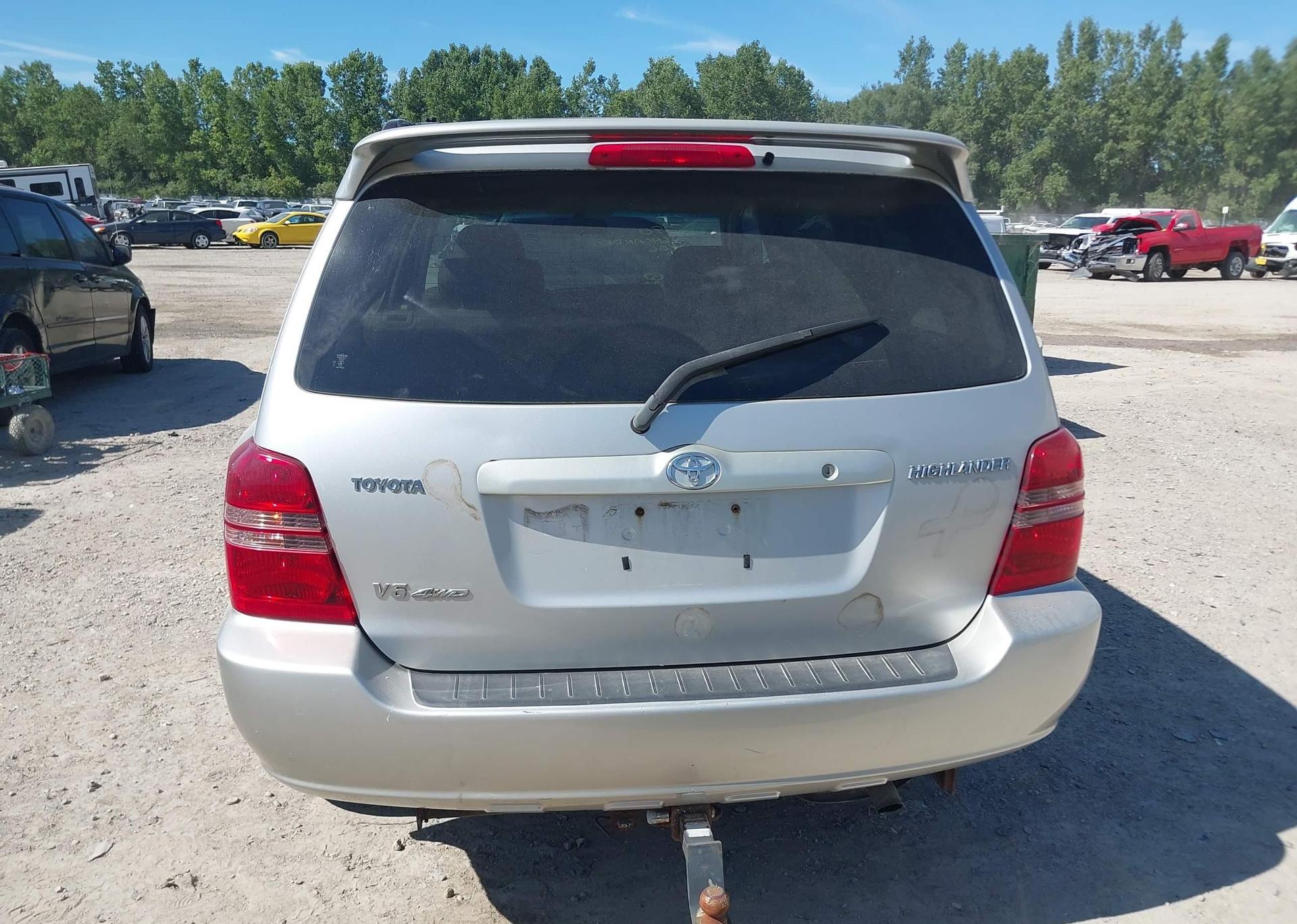 2003 TOYOTA GRAND HIGHLANDER