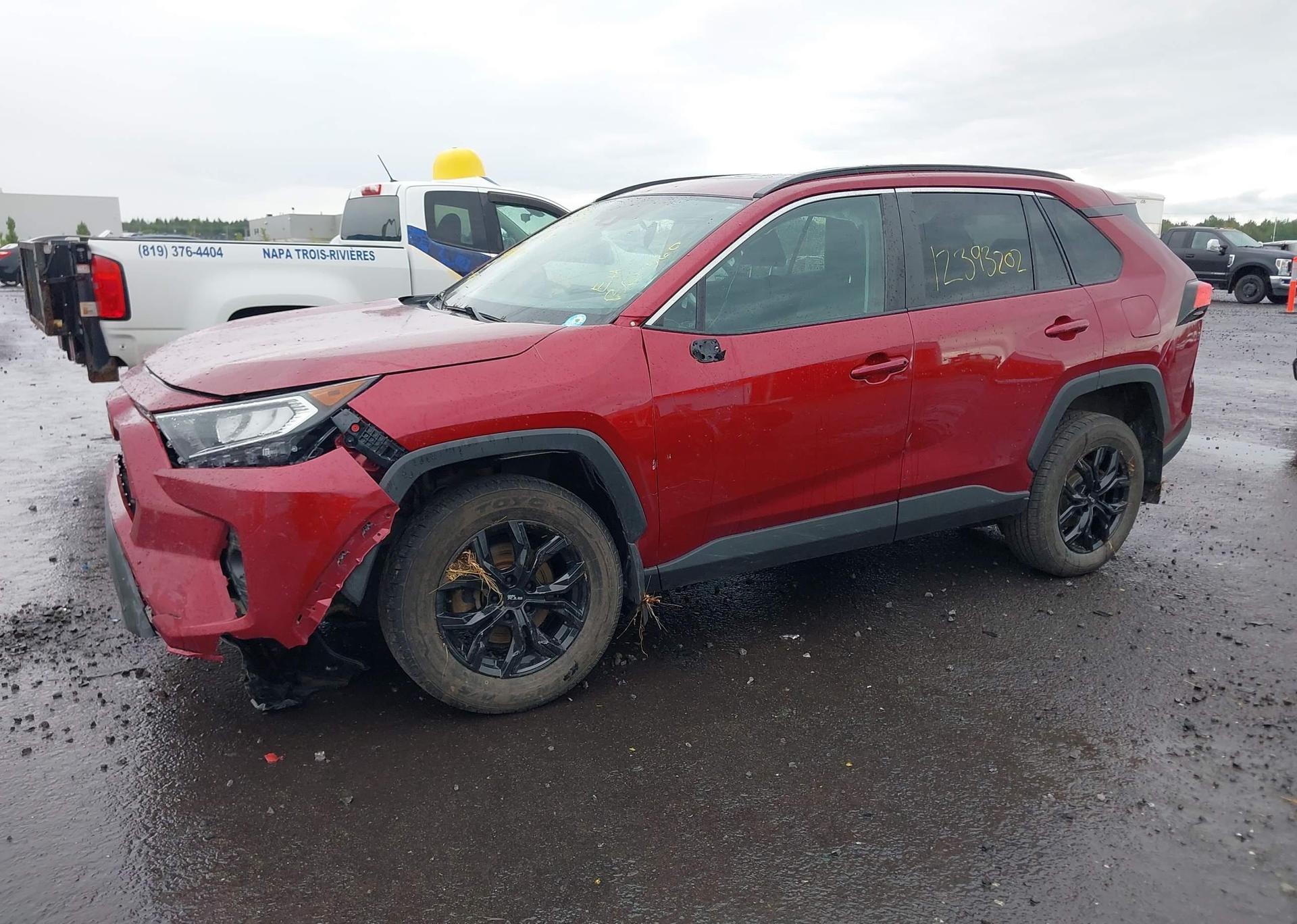 2020 TOYOTA RAV4 XLE