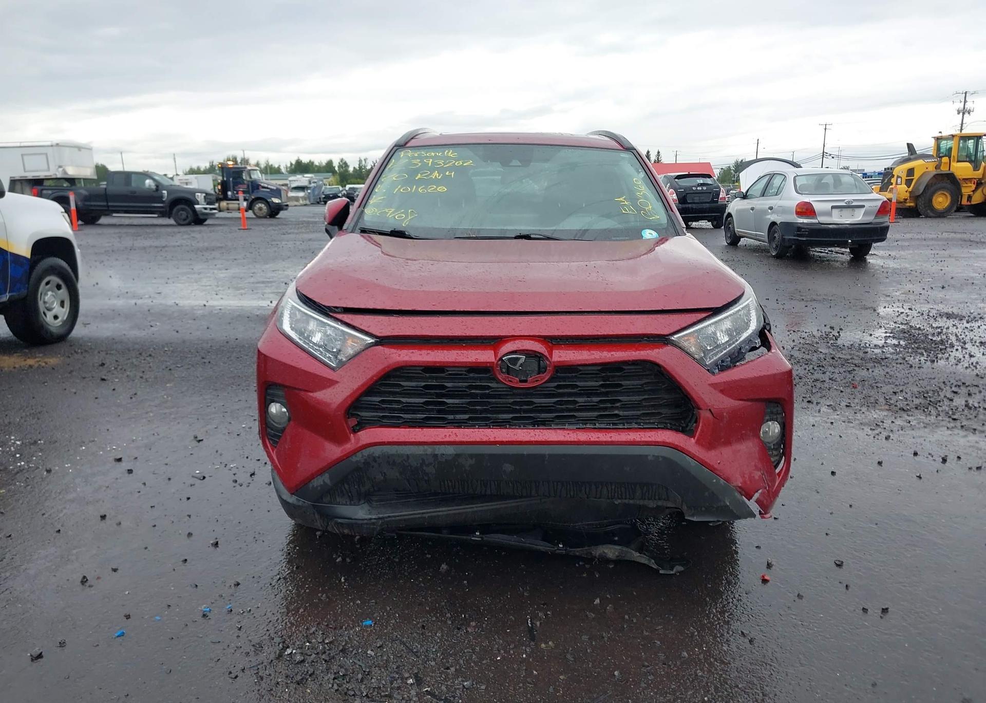 2020 TOYOTA RAV4 XLE