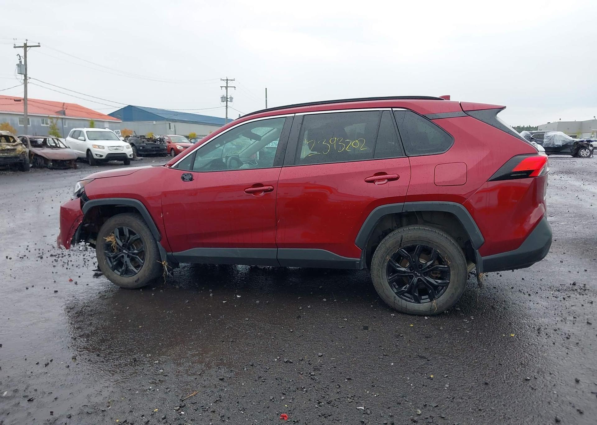 2020 TOYOTA RAV4 XLE
