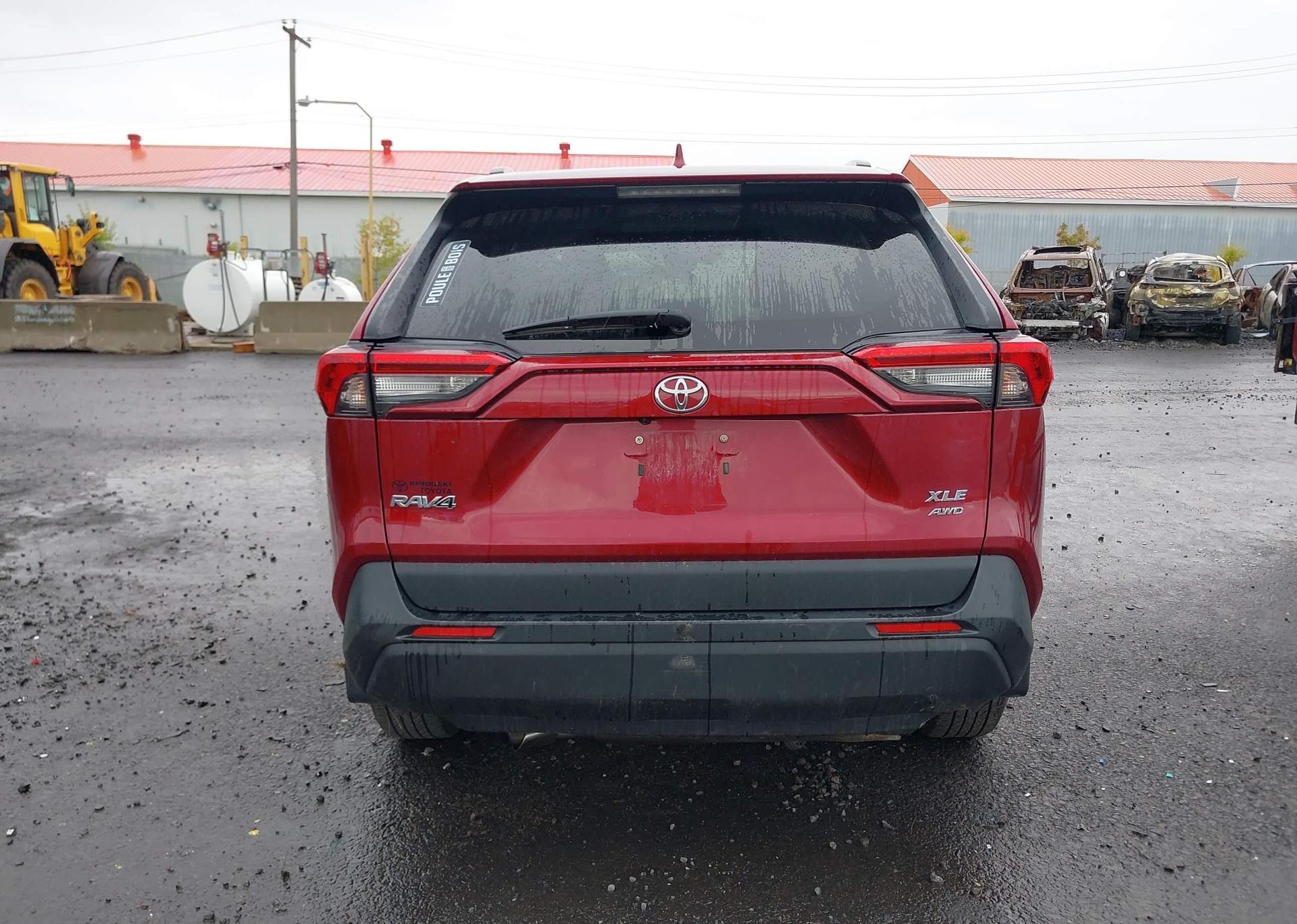 2020 TOYOTA RAV4 XLE