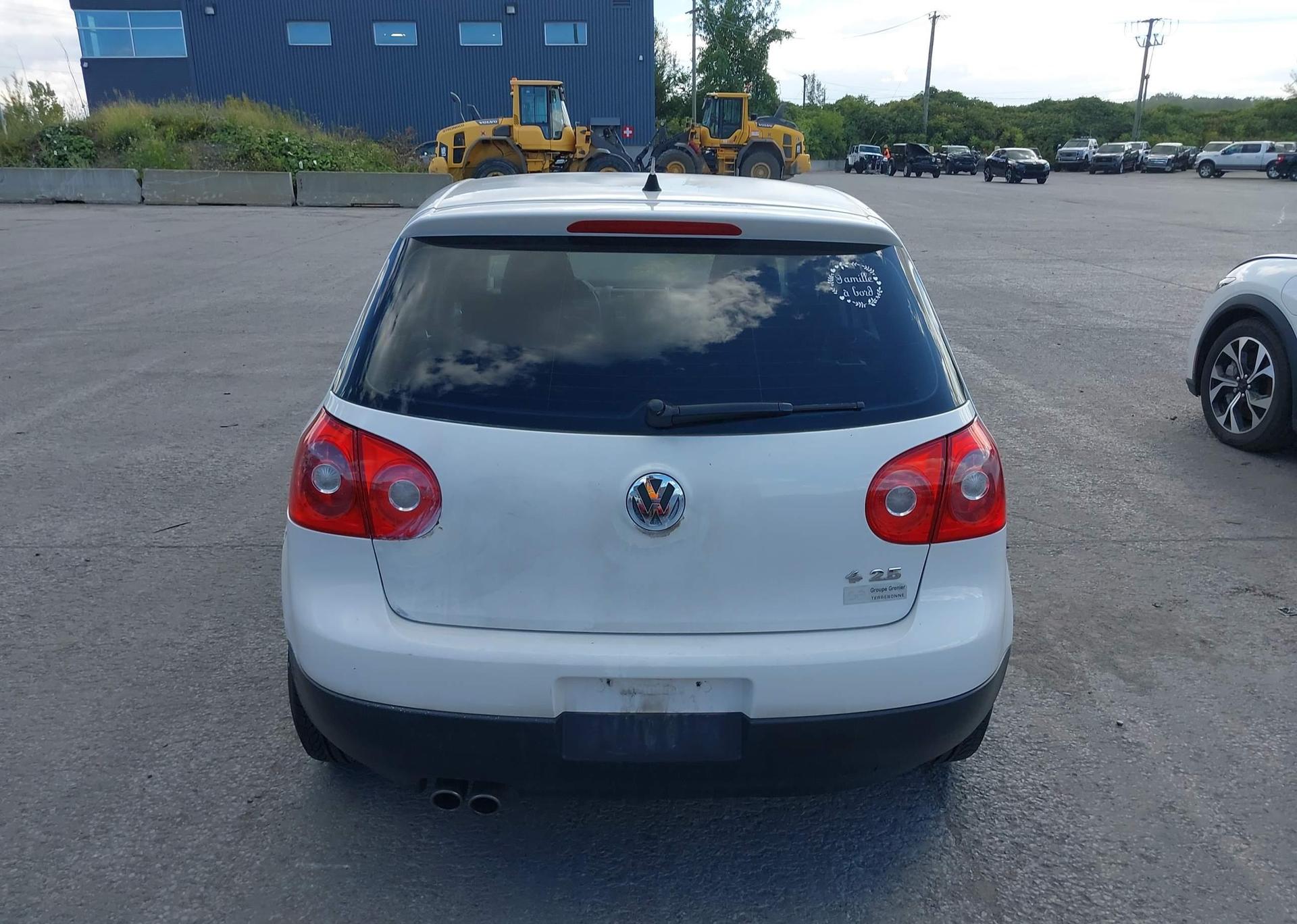 2009 VOLKSWAGEN RABBIT 5-DOOR COMFORTLINE