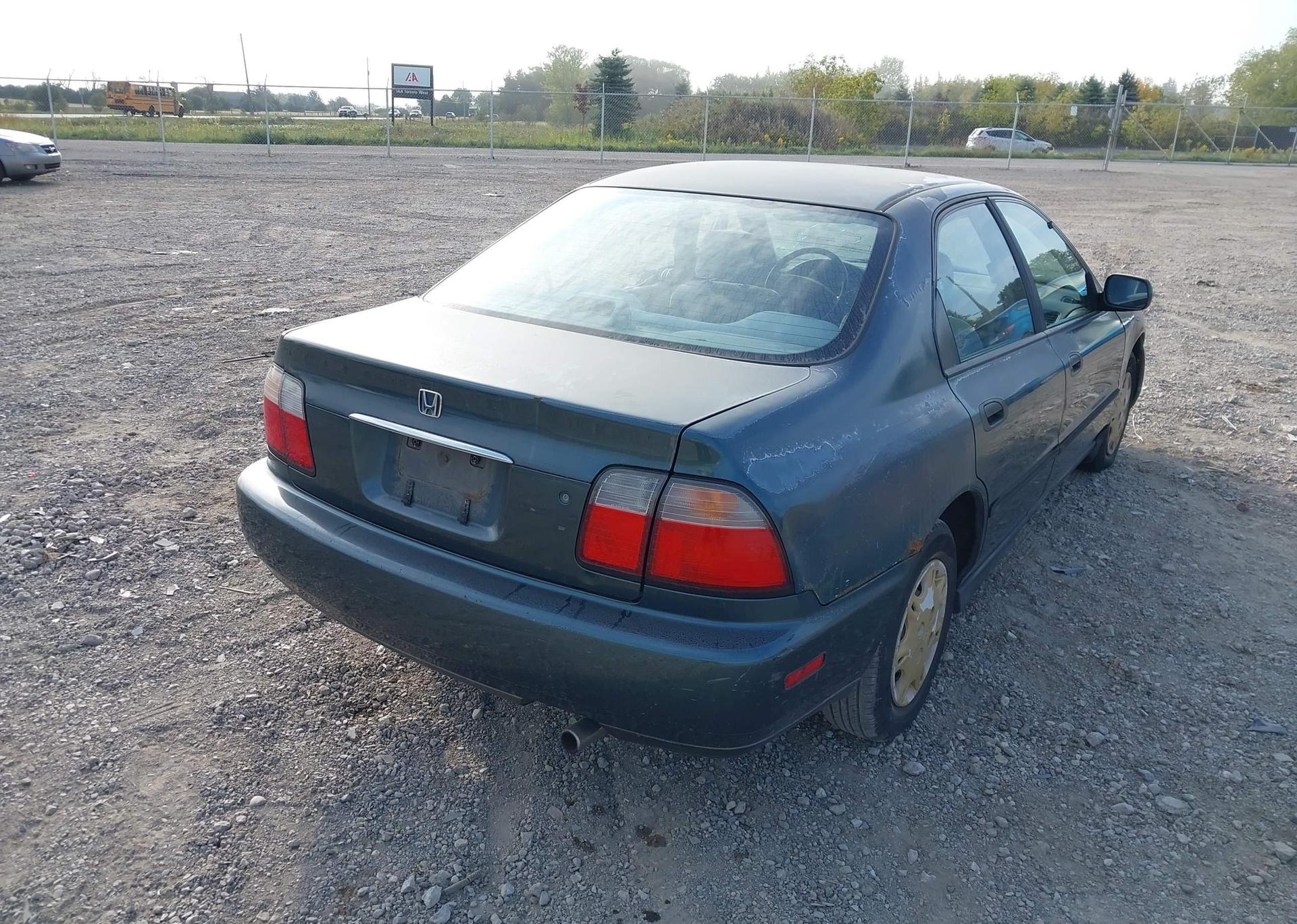 1997 HONDA ACCORD LX