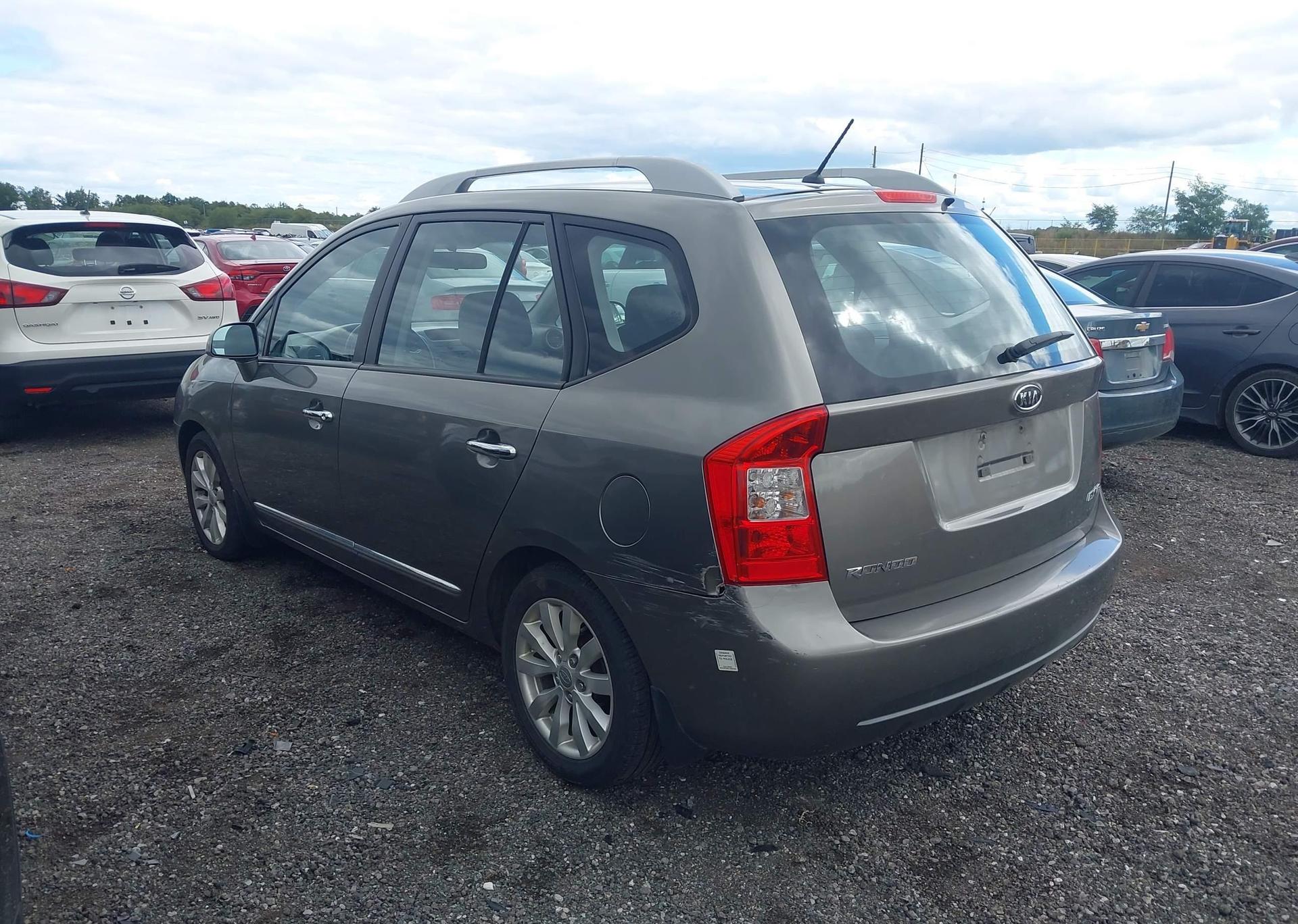 2012 KIA RONDO EX-V6