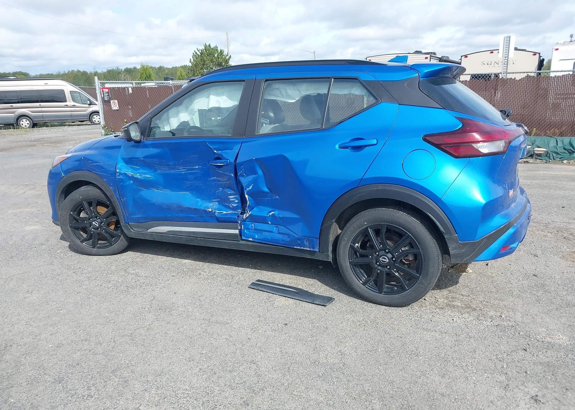 2023 NISSAN KICKS