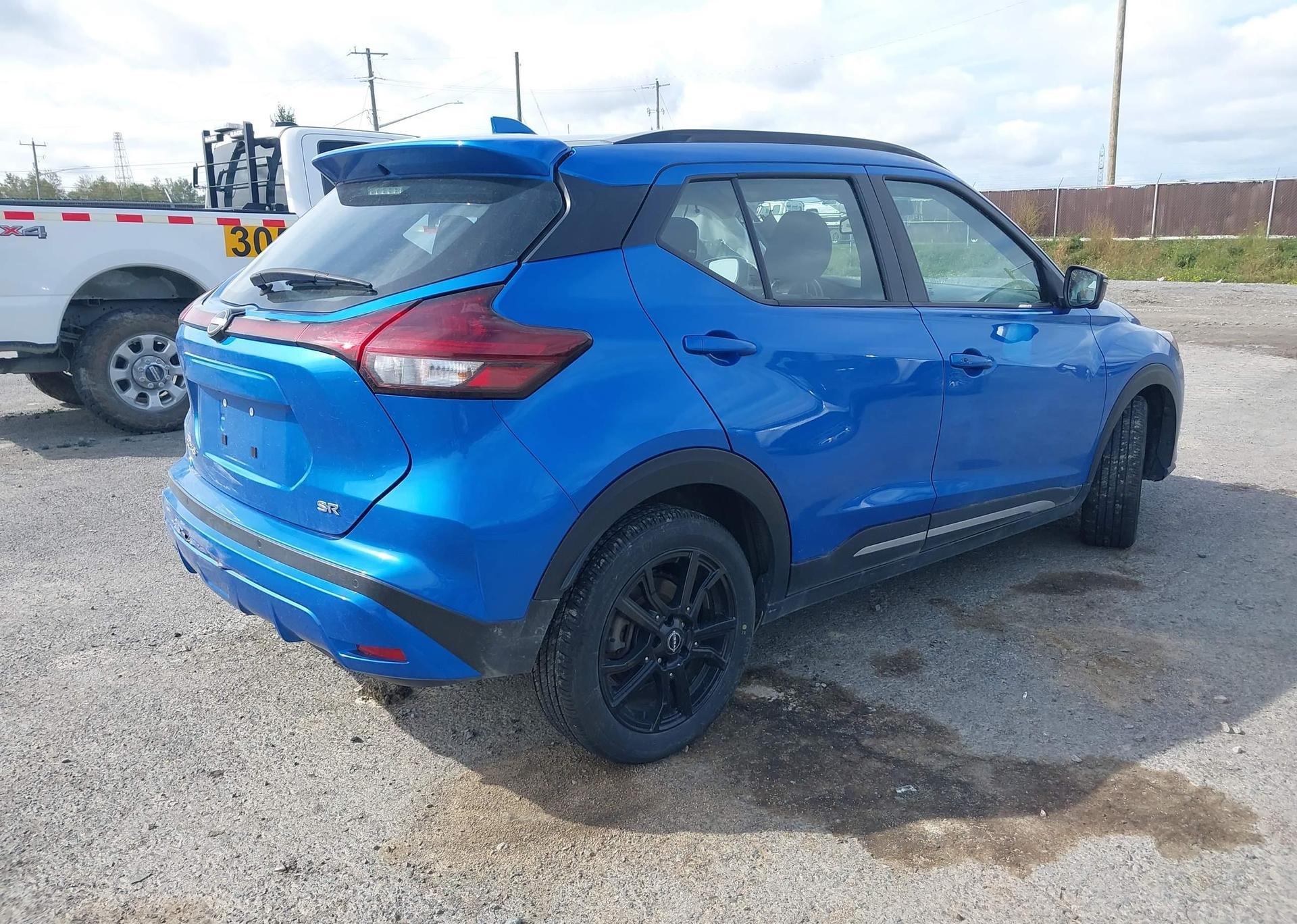 2023 NISSAN KICKS