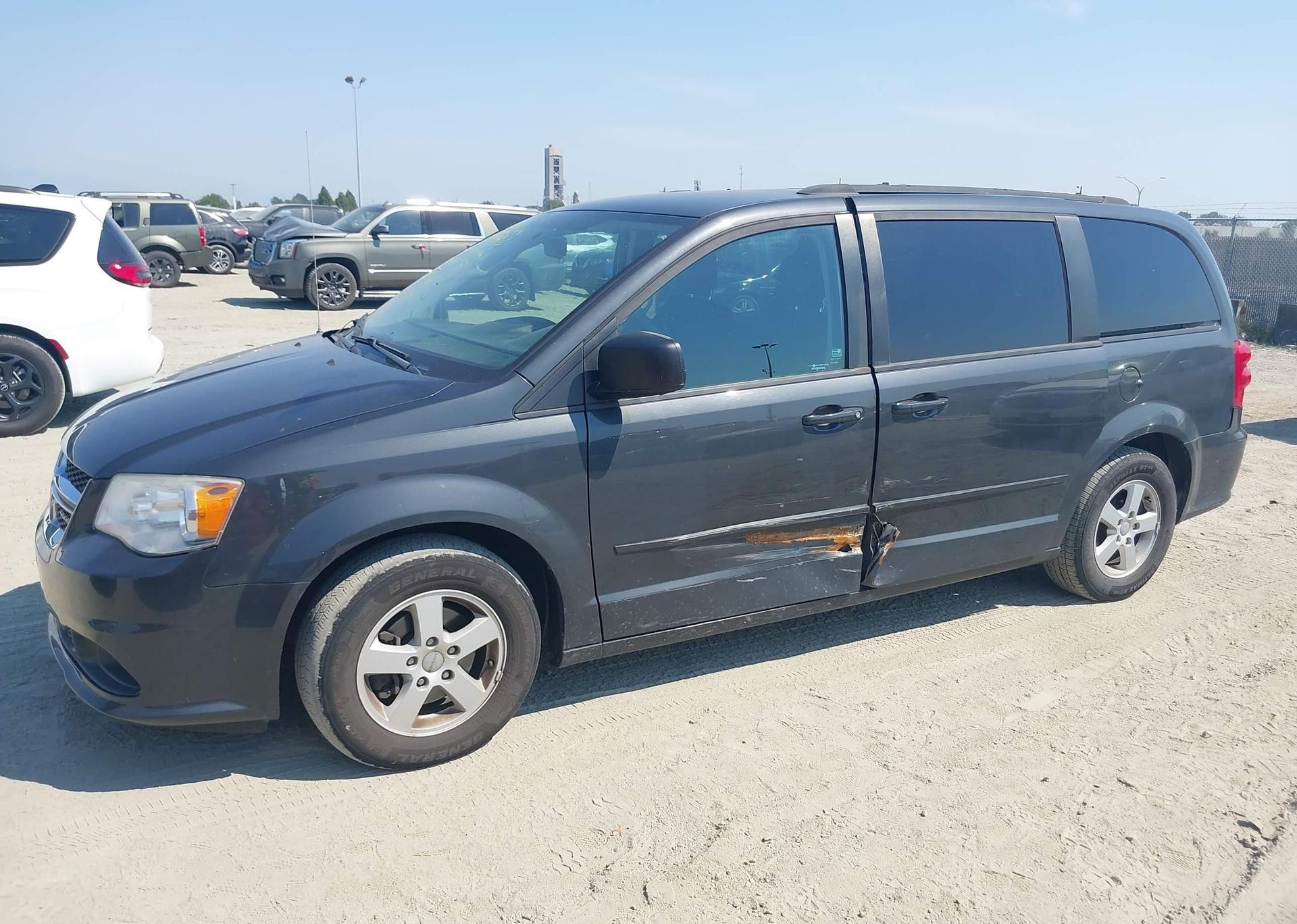 2011 DODGE GRAND CARAVAN SE