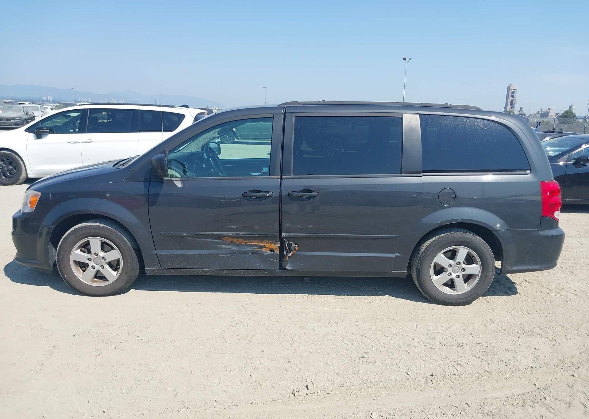 2011 DODGE GRAND CARAVAN SE